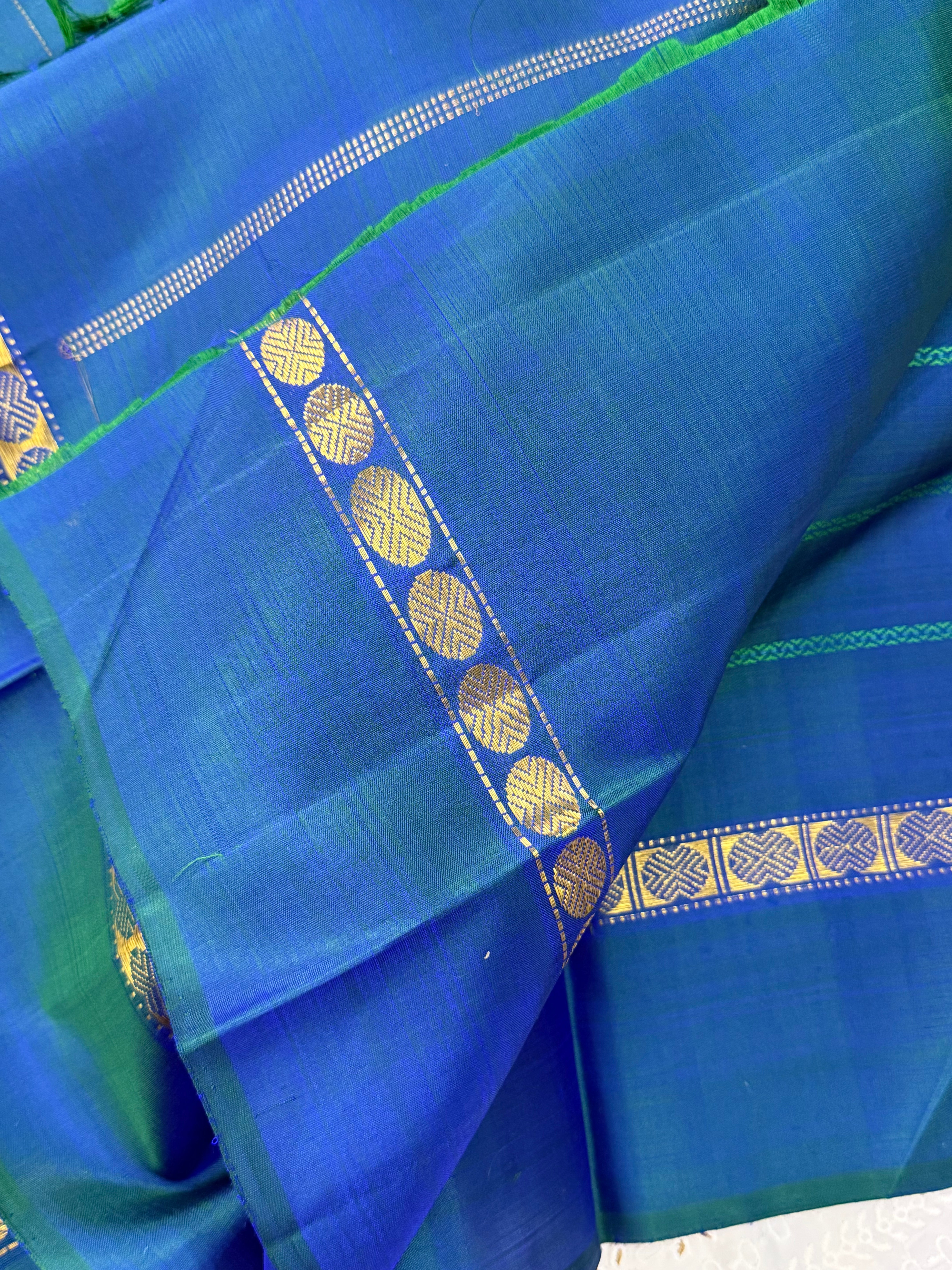 MAYILKAZHUTHU BODY THREAD VELDHARI/KANJIPURAM SILK SAREE CLSA7474