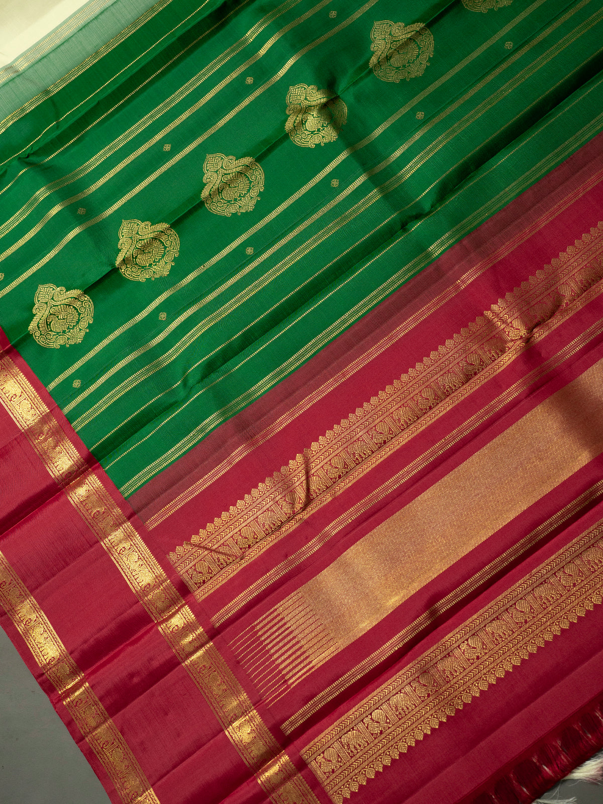 Off white double palla / Kanjipuram Silk Saree CLSA10867