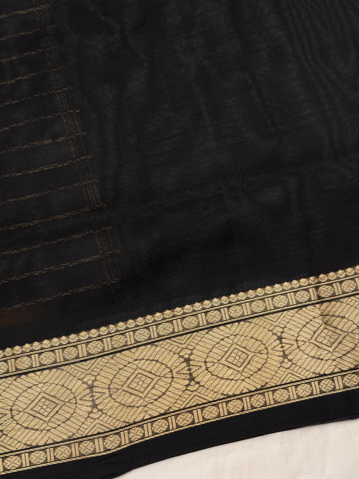 Veldhari Premium /
Silk Cotton Saree CLSA11485