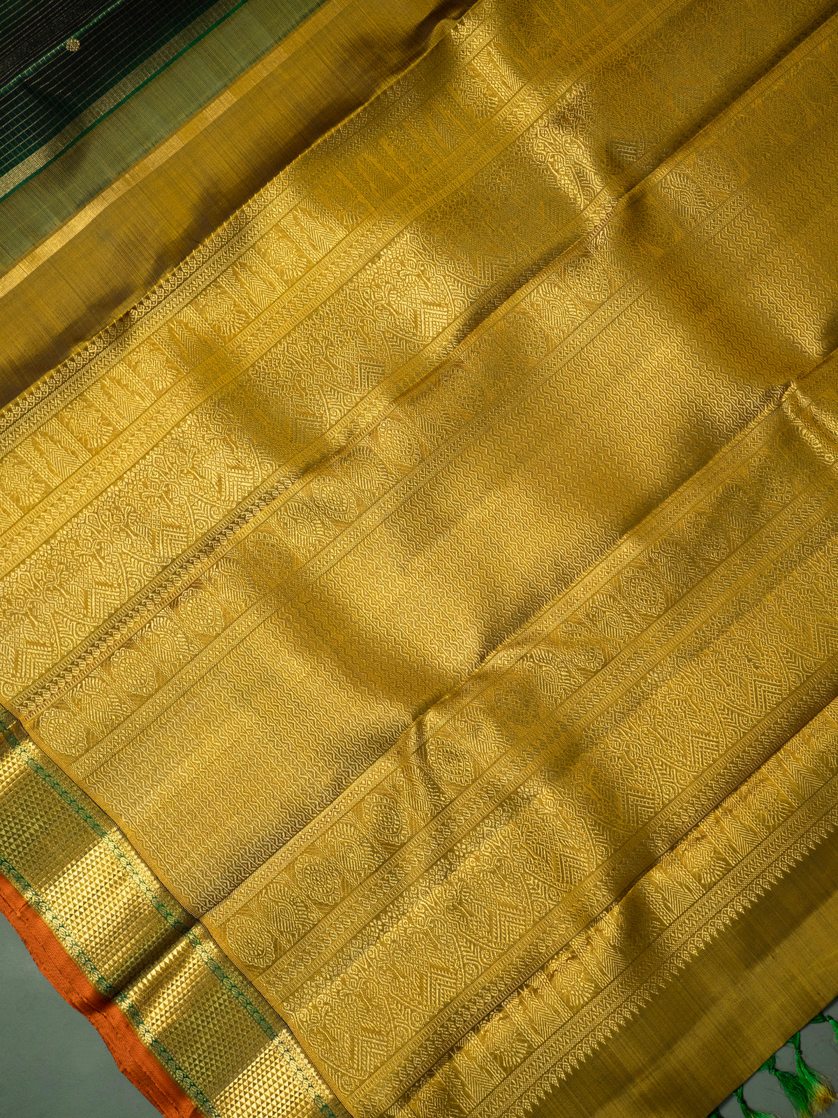 Green Zari checks with butta/Kanjipuram Silk Saree CLSA11609