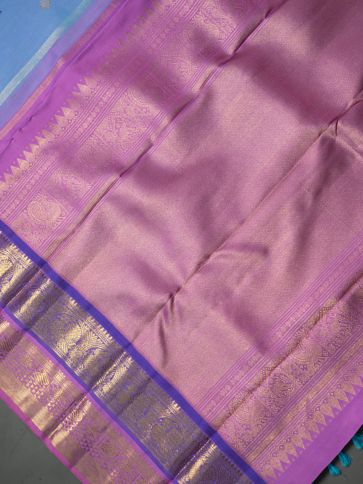 Dual tone body and body thread and Zari butta with doubel border pure zari/Kanjipuram Silk Saree CLSA11641