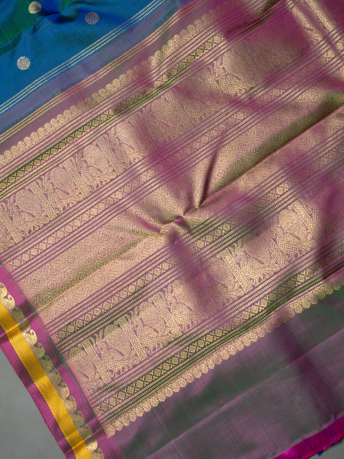 Mayilkazhuthu small pet pure Kanjipuram Silk Saree CLSA12305