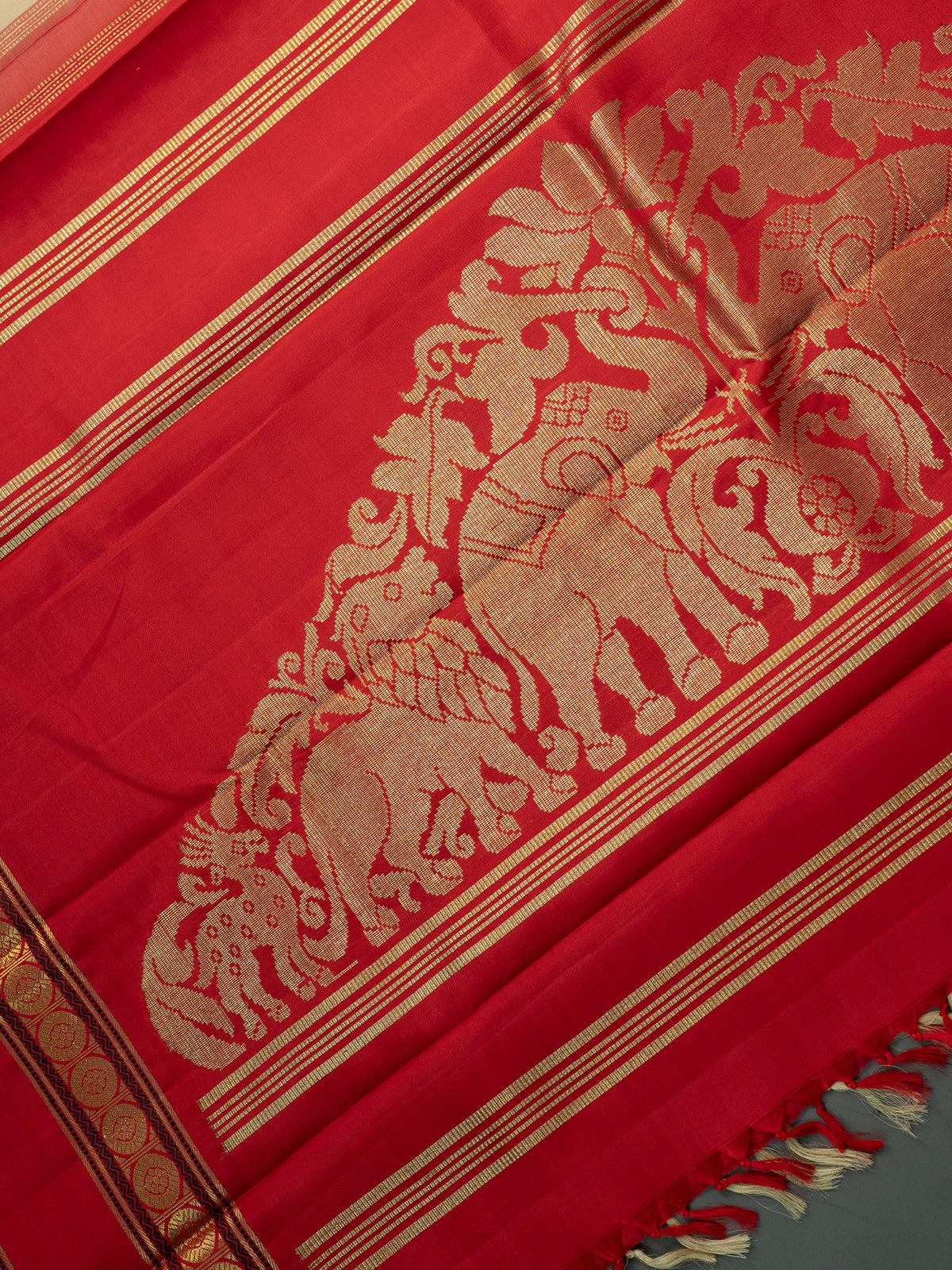 Master weaver offwhite and red rettapet border kai korvai and sorgavasal pallu / Kanjipuram Silk Saree CLSA2234