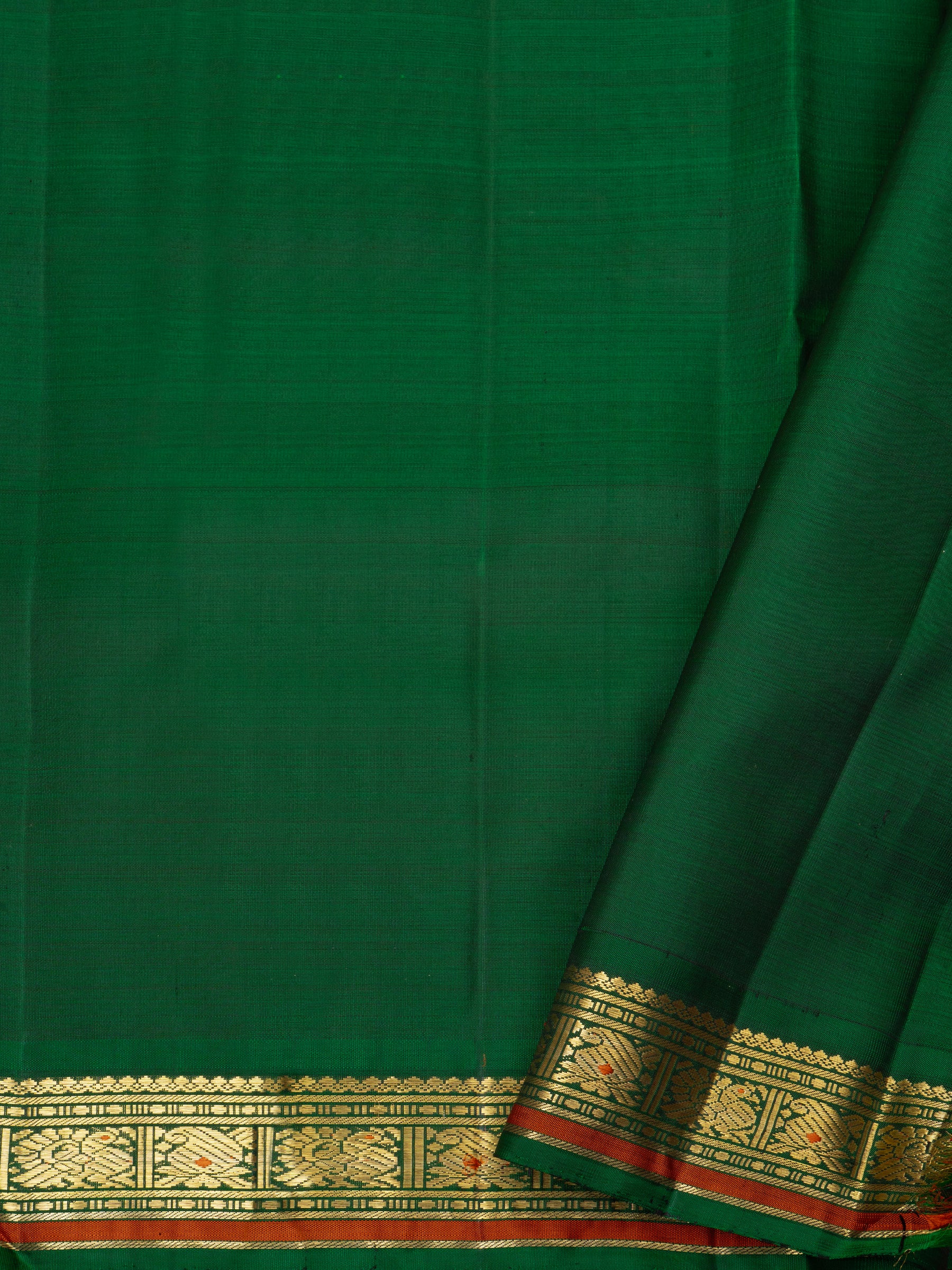 Red and green meenakari border / Kanjipuram Saree CLSA5910