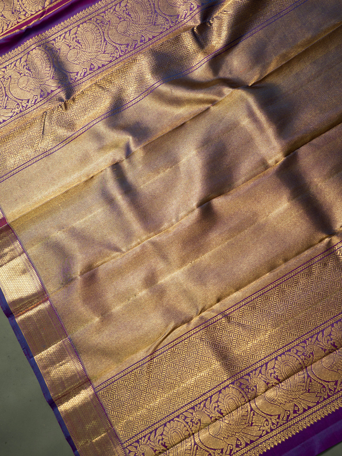 Deep purple long pallu annam and chakram butta / Kanjipuram Silk Saree CLSA6839