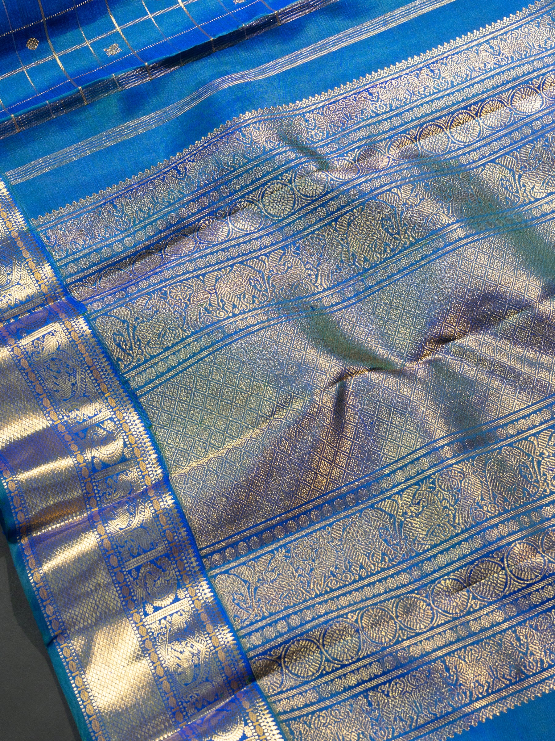 Mayilkazhuthu Zari Kattam / Kanjivaram Saree CLSA8437