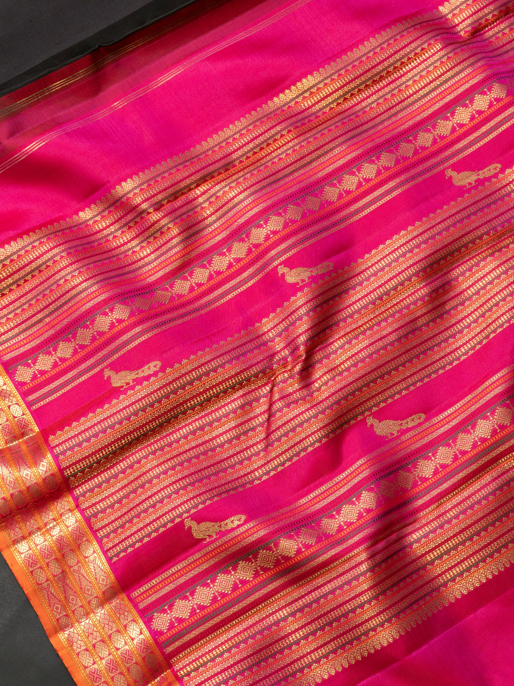 Black Korvai Bomkai palla Kanjipuram Saree CLSA9141