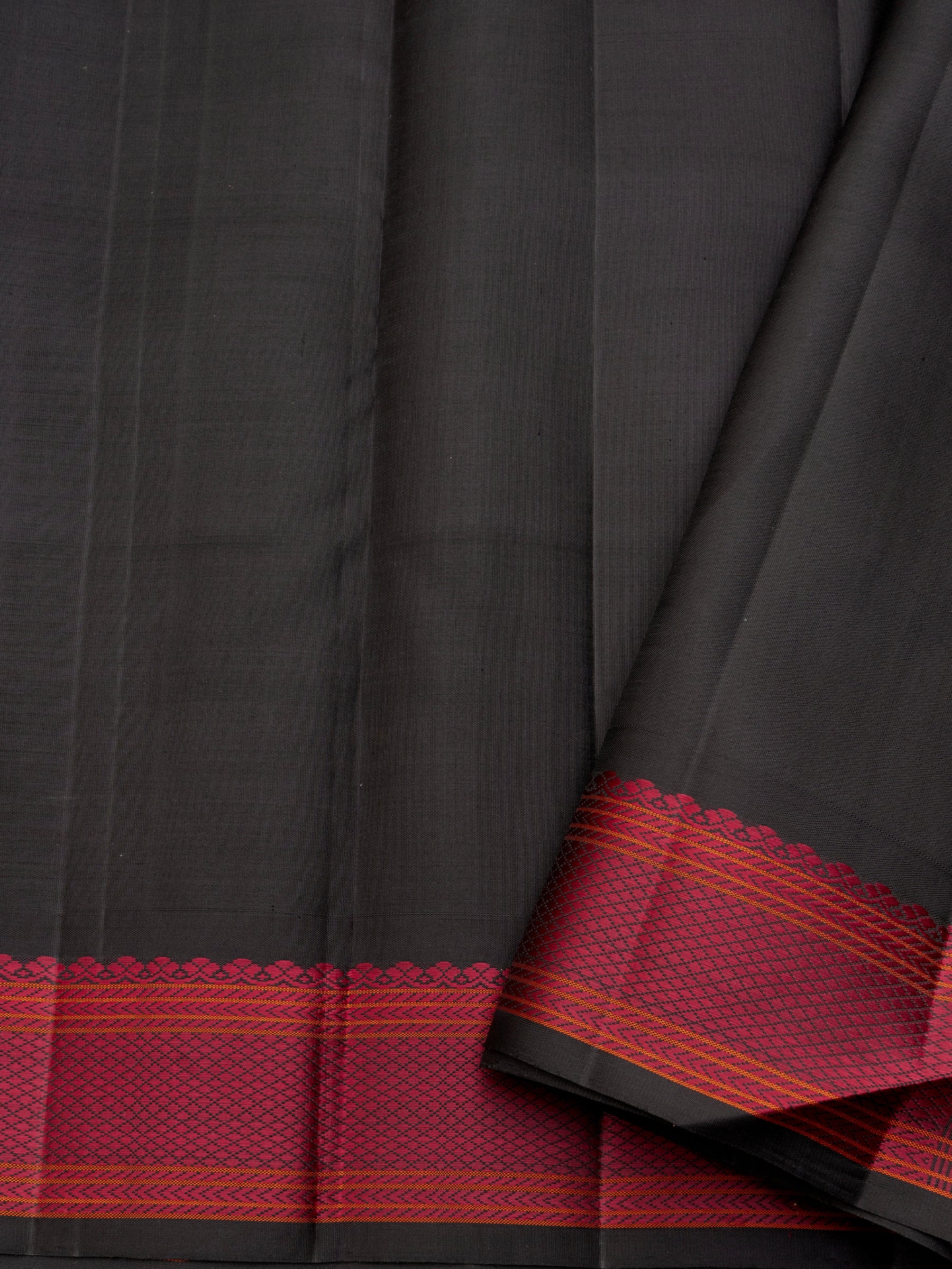 Black Annam chakram Thread work Kanjipuram Silk Saree CLSA9642