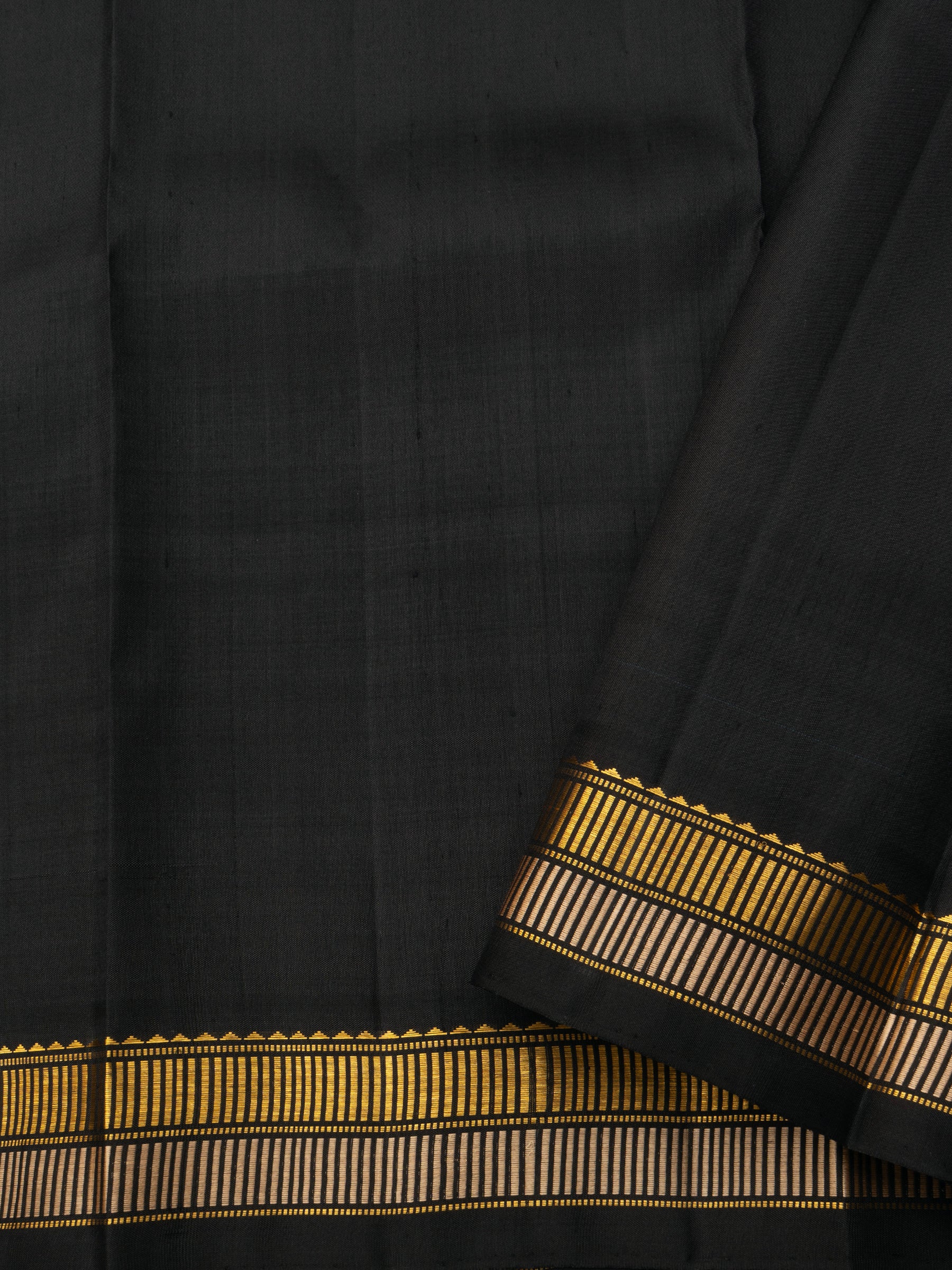 Black retta border corner pallu / Arani Silk CL9930