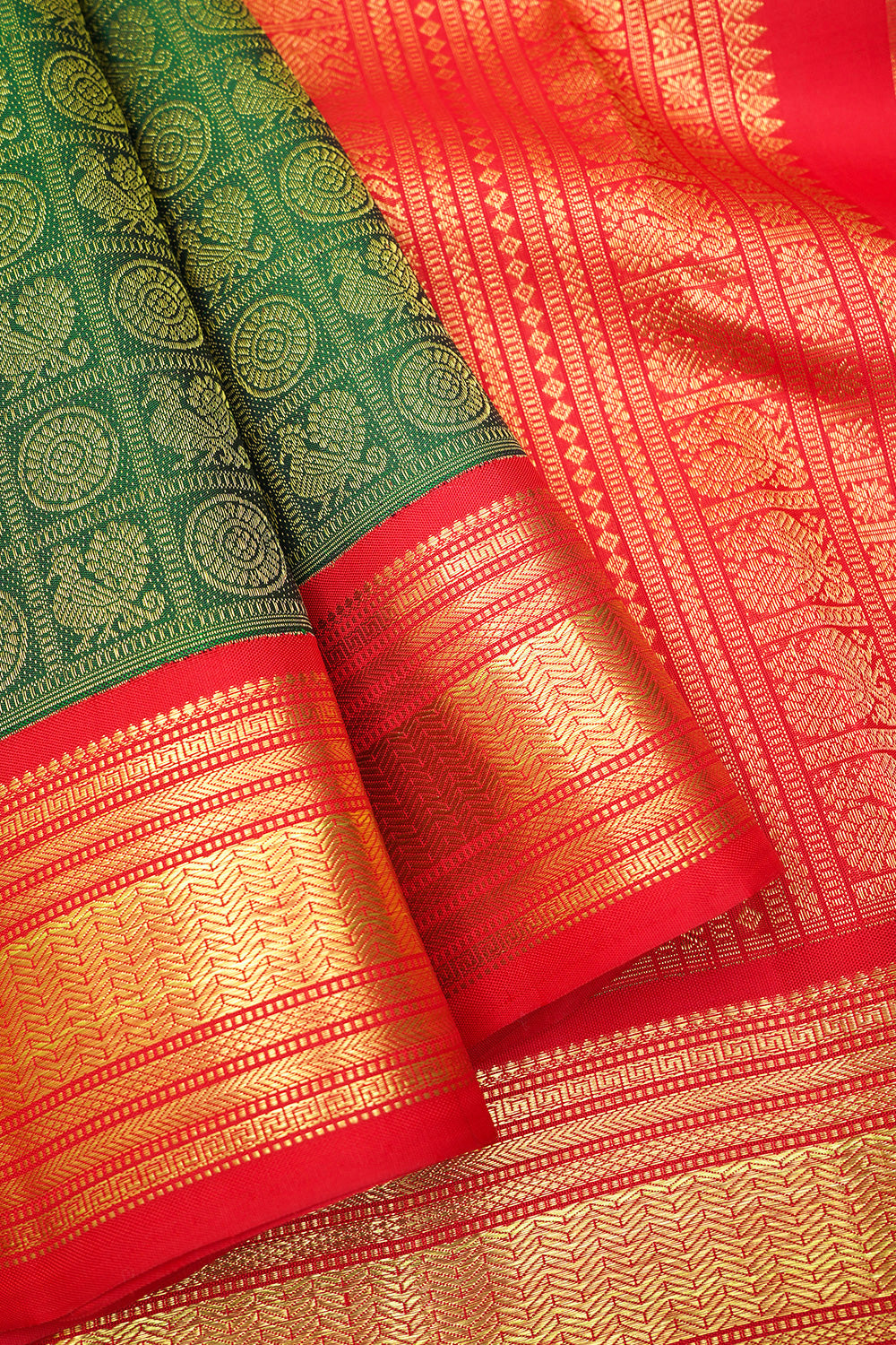 Green annam and chakram butta/ kanjipuram silk