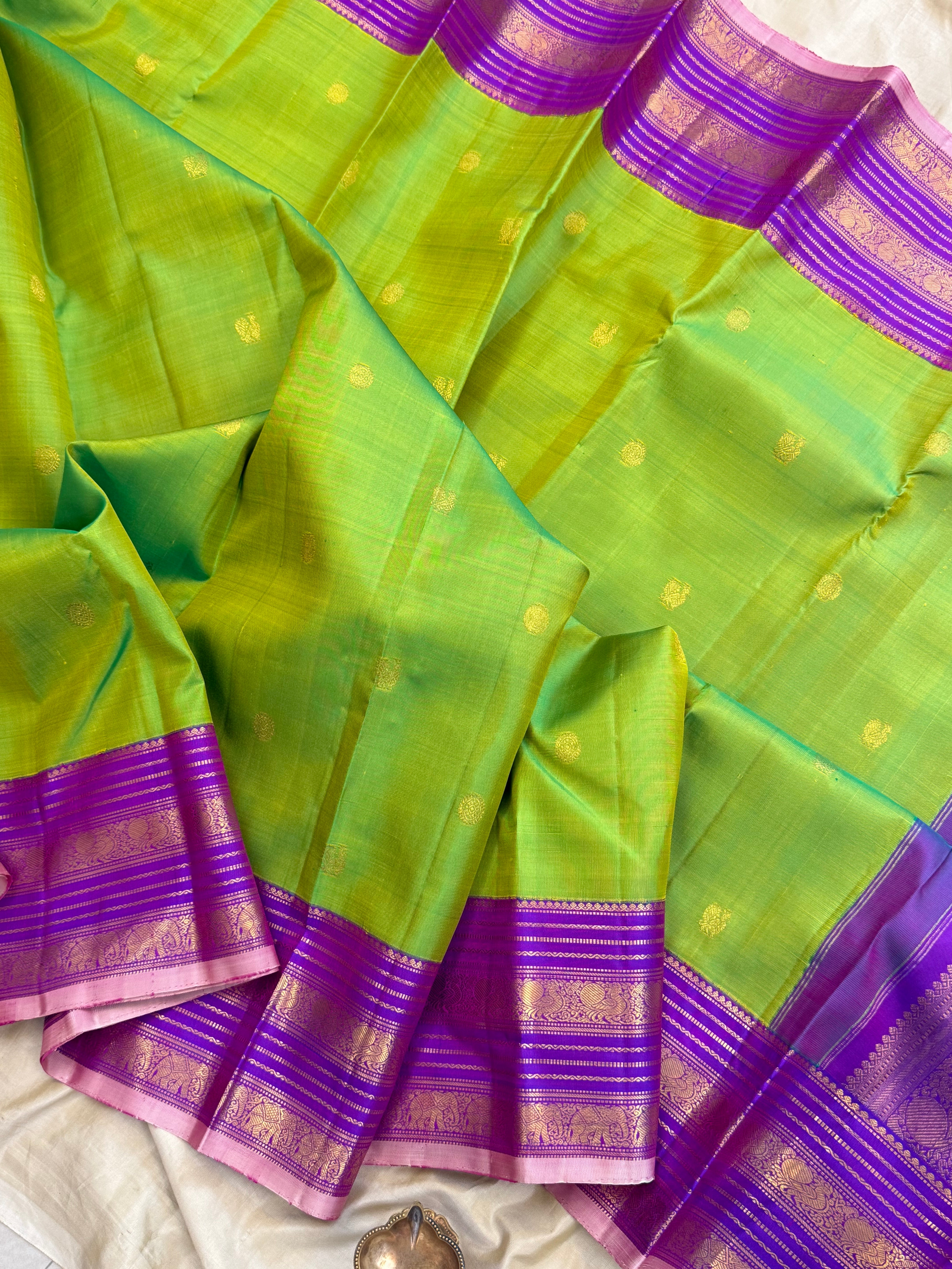 Parrot green body and Majenta border / Arani Silk Saree CLSA10530