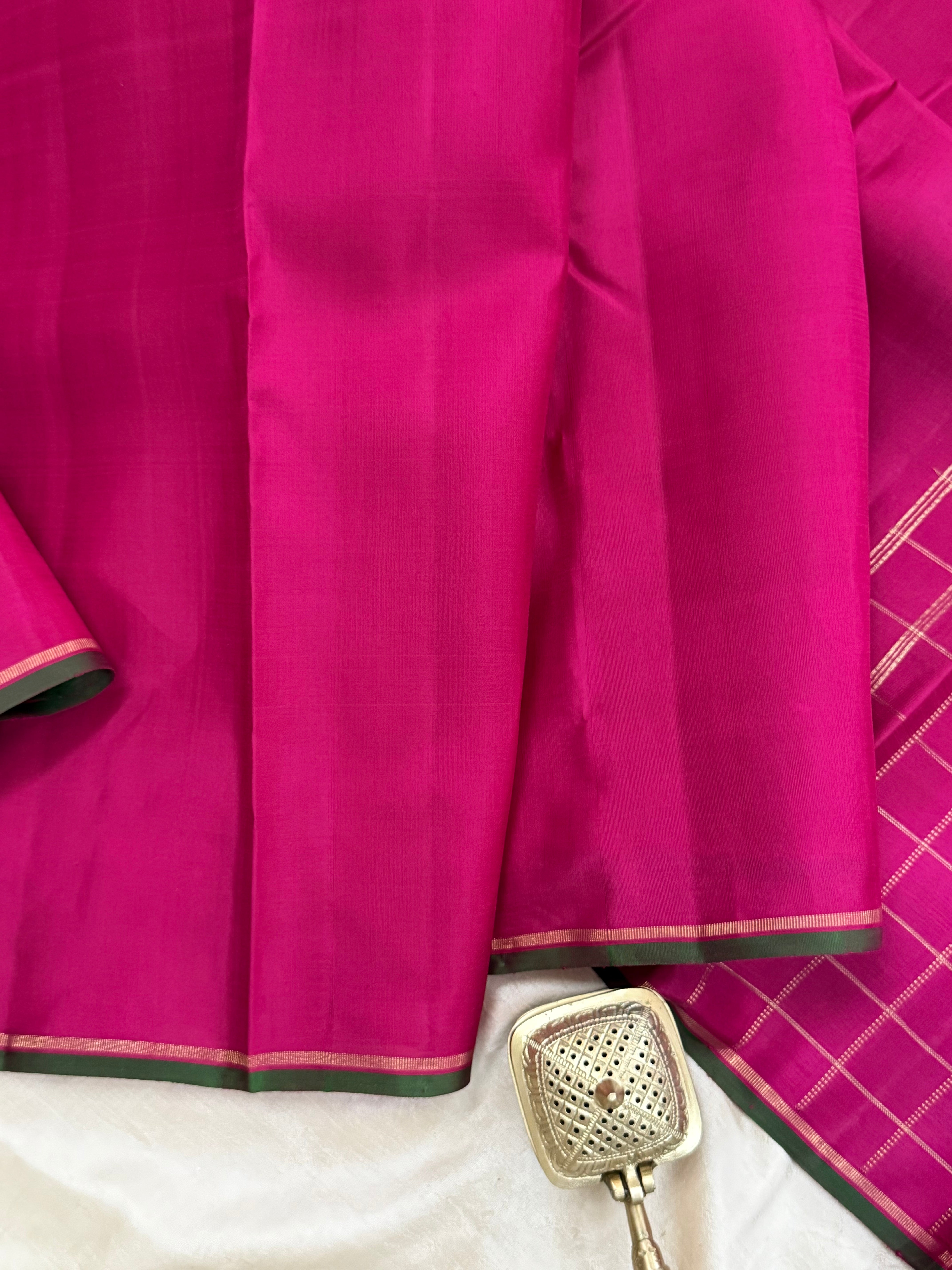 Pink and kattam pallu borderless/ Kanjipuram silk