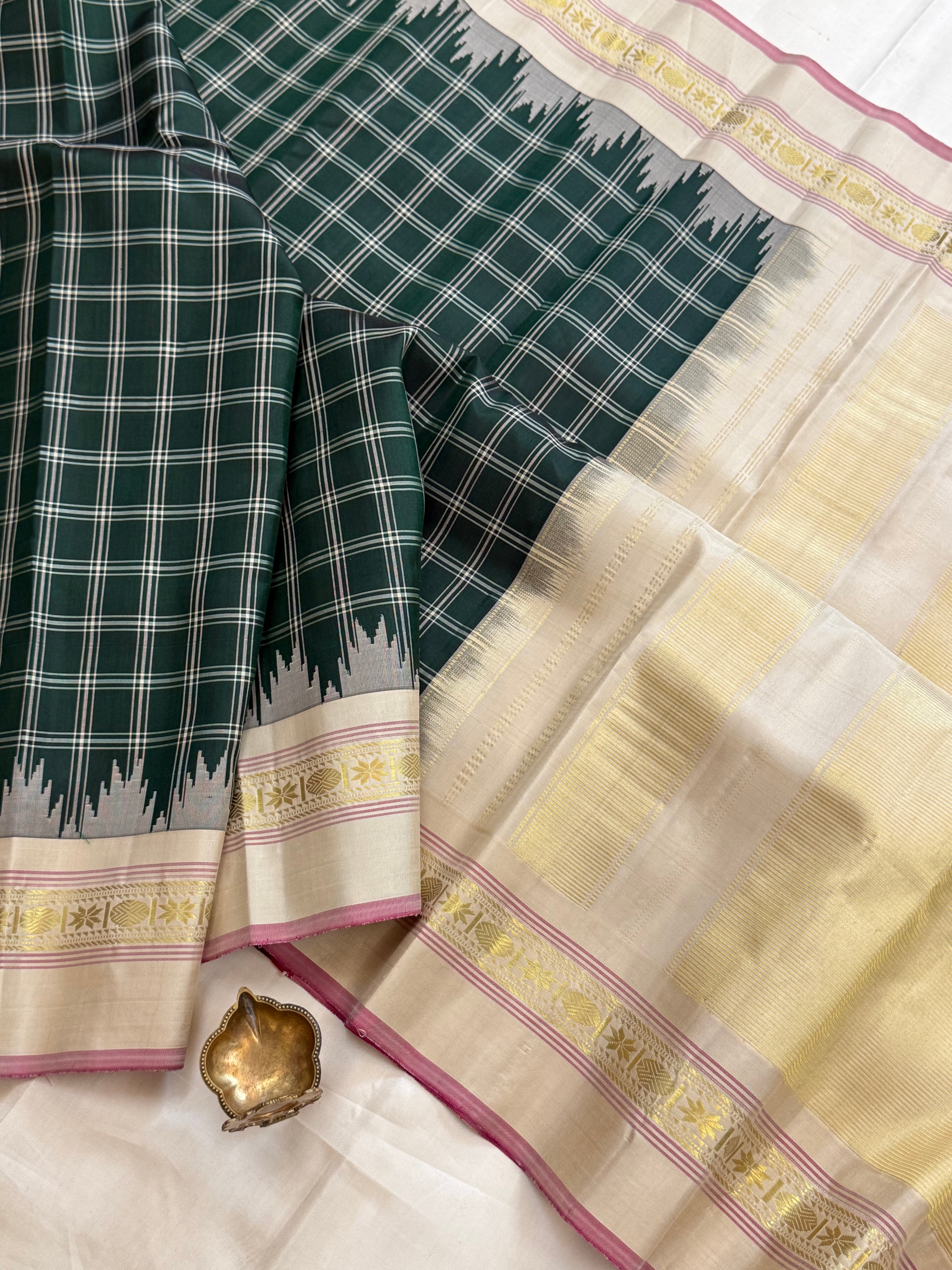Dark green body checks with rekku border/ Gadwal silk CLSA11298