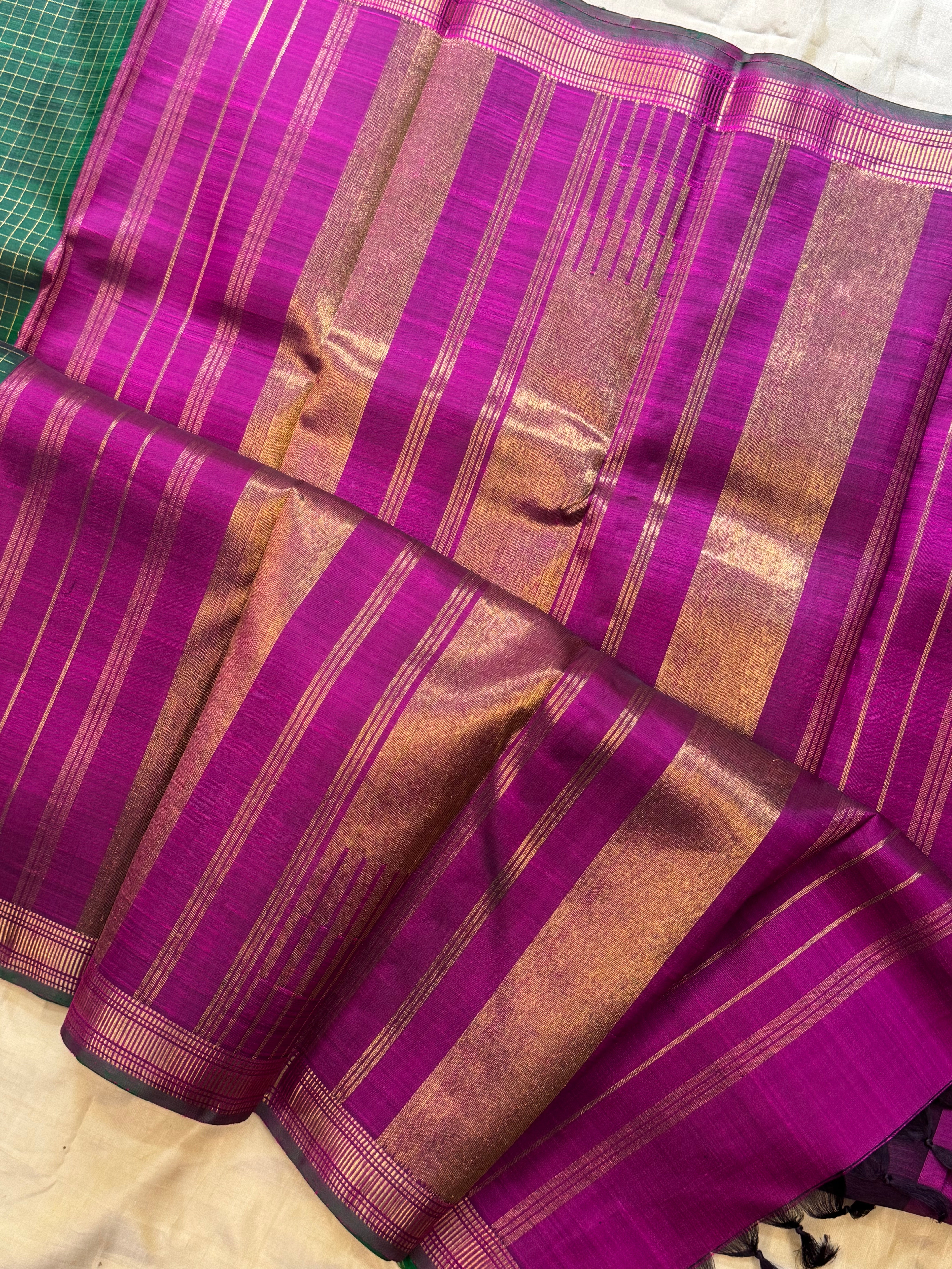 Green zari kattam temple border - contrast pallu / Kanjipuram silk CLSA528