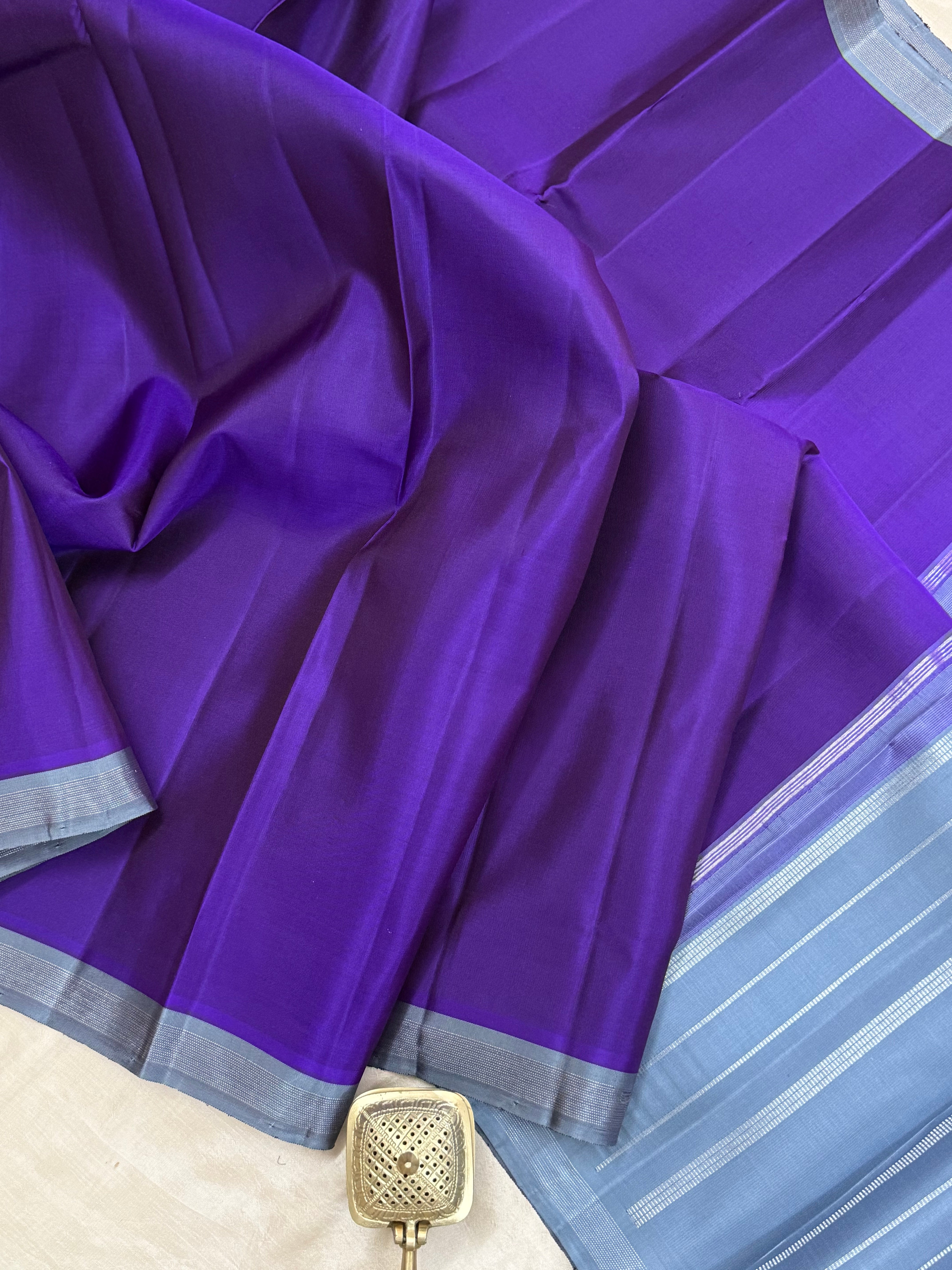 Deep purple borderless/ Kanjipuram silk
