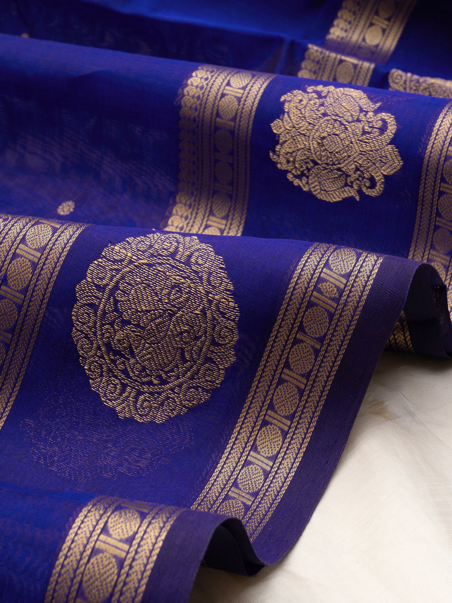 Royal blue border butta/ Silk Cotton Saree CLSA10237