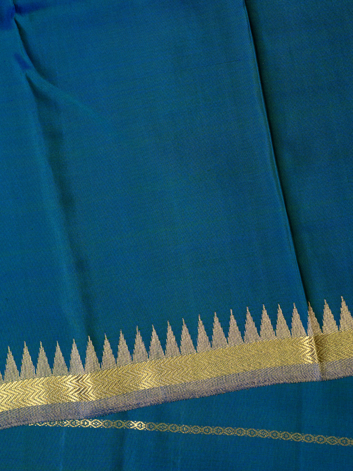 Mayilkazhuthu veldhari and 8 kol temple / Kanjipuram Silk Saree CLSA1024