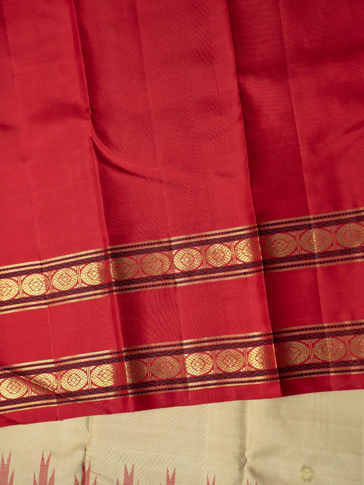 Master weaver offwhite and red rettapet border kai korvai and sorgavasal pallu / Kanjipuram Silk Saree CLSA2234