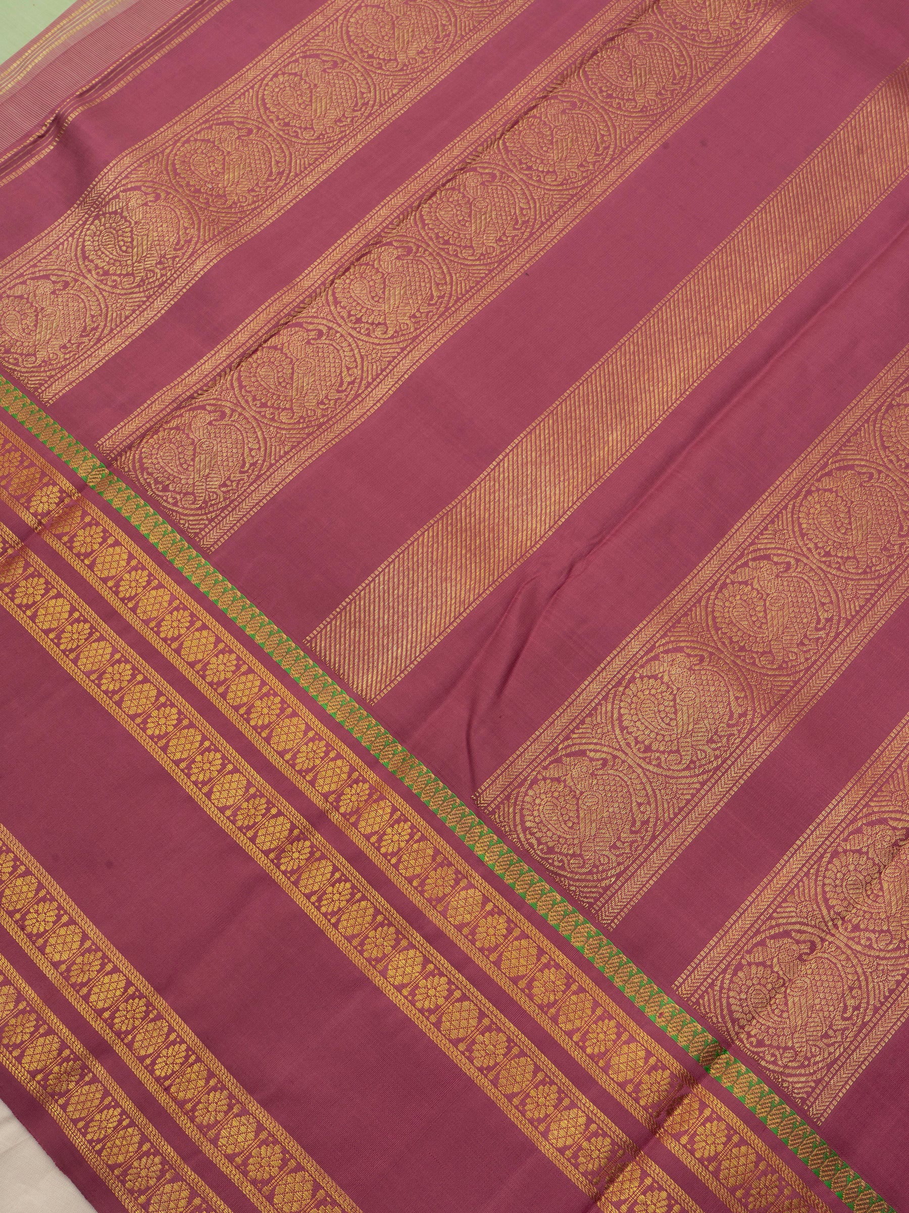 Master weaver Pista green and dusky pink kai korvai / Kanjipuram silk Saree CLSA3902