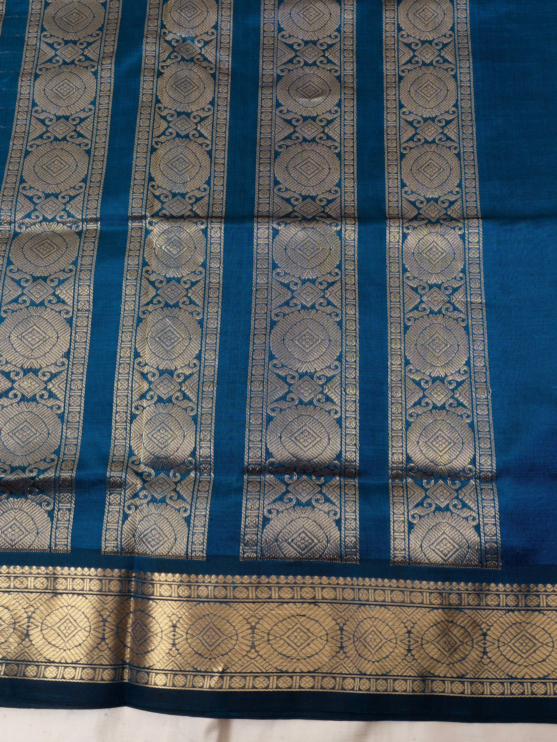 Blue vintage veldhari / Silk Cotton Saree CLSA5988