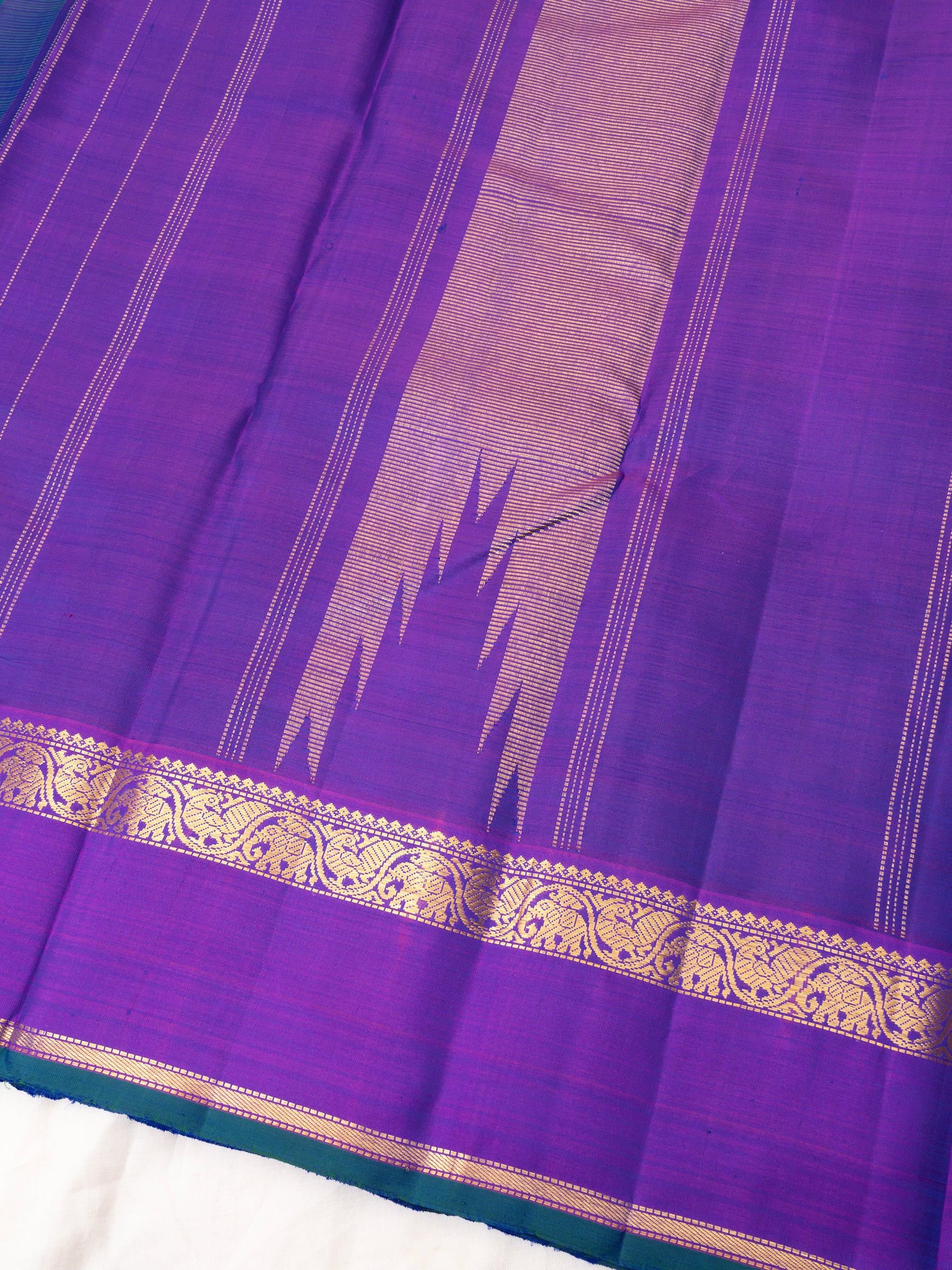 Mayilkazhuthu purple border : Arani Silk Saree CLSA9420
