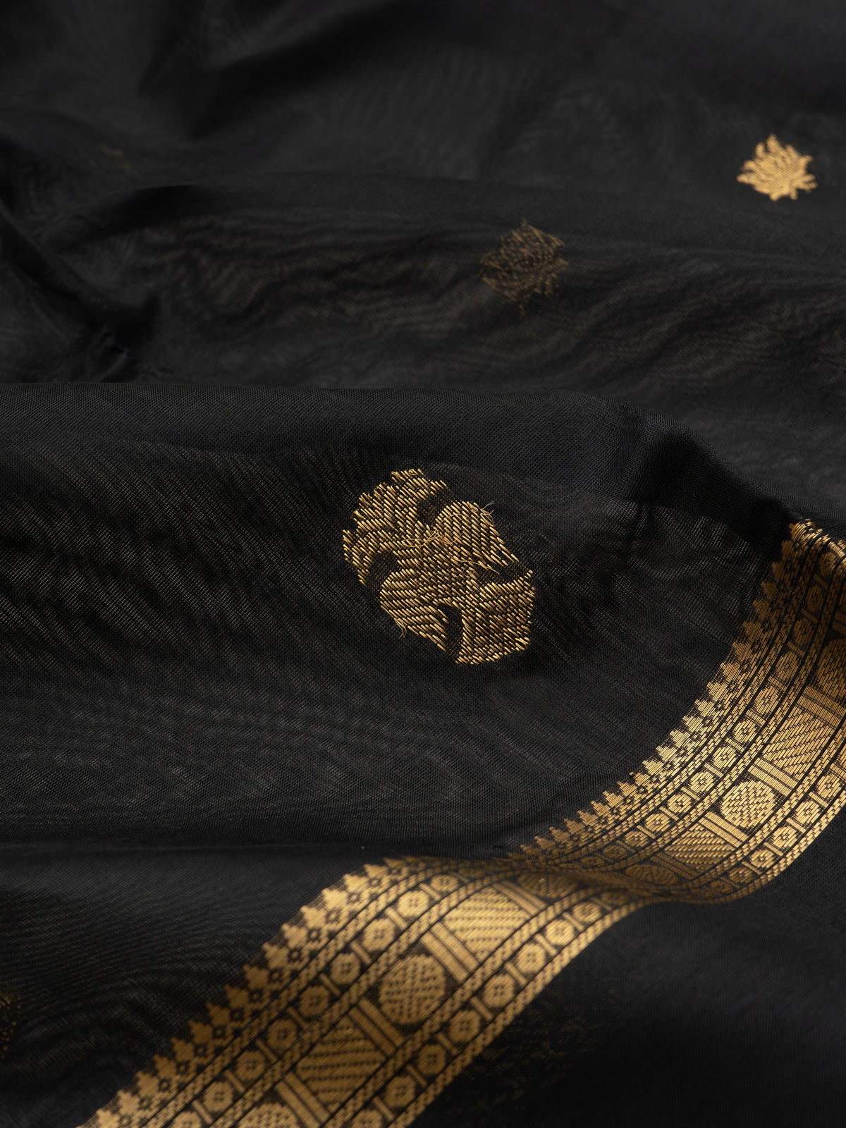 Black body lotus and irutalaipakshi butta/Silk Cotton Saree CLSA9539