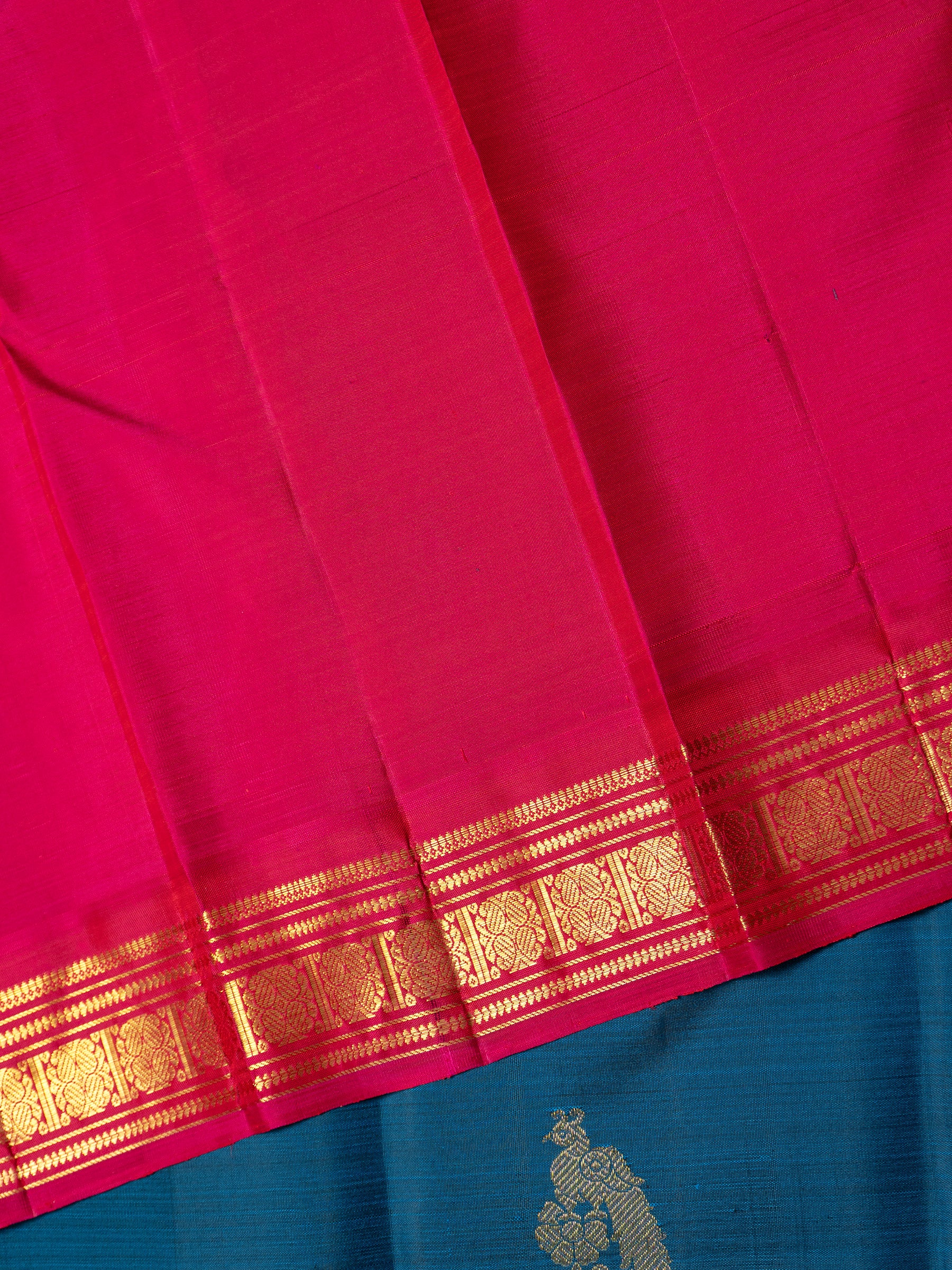 Vintage mayilkazhuthu and pink kai korvai bettu butta/ Kanjipuram Saree CLSA9996