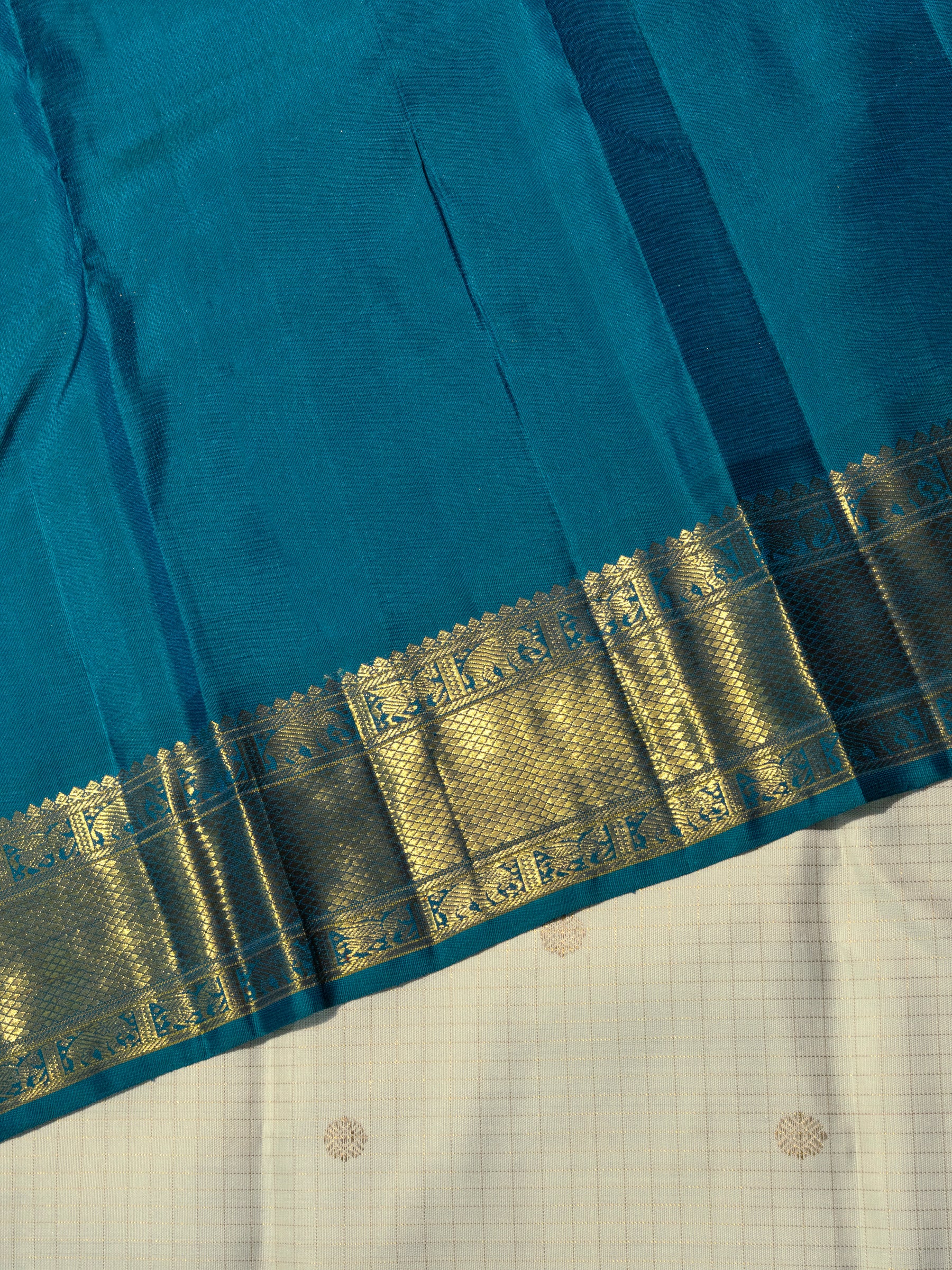 Off white Zari checks turquoise border Kanjipuram Silk Saree CLSA8047