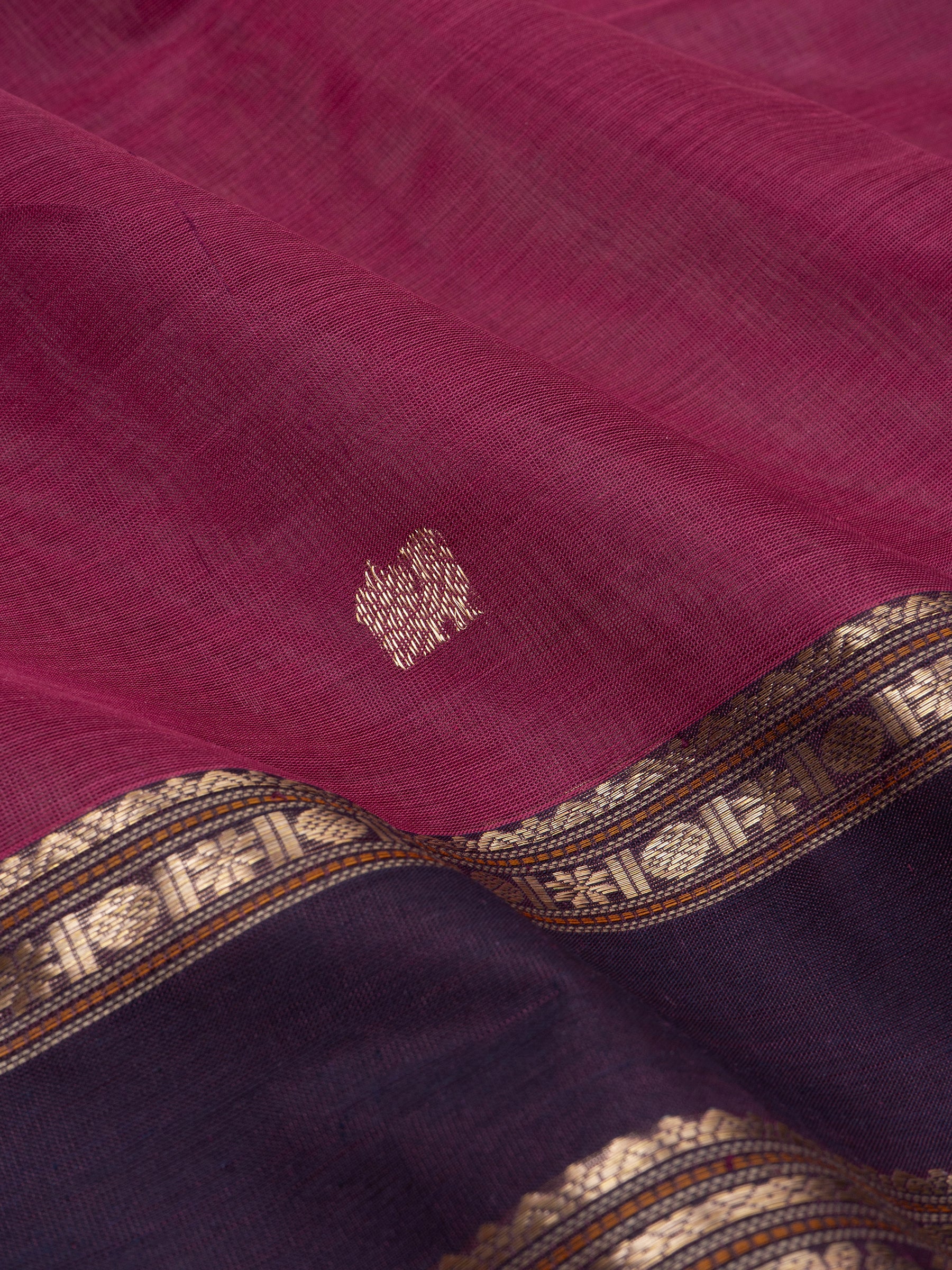 Magenta pink malli moggu - unique pallu / Silk Cotton Saree CLSA9702