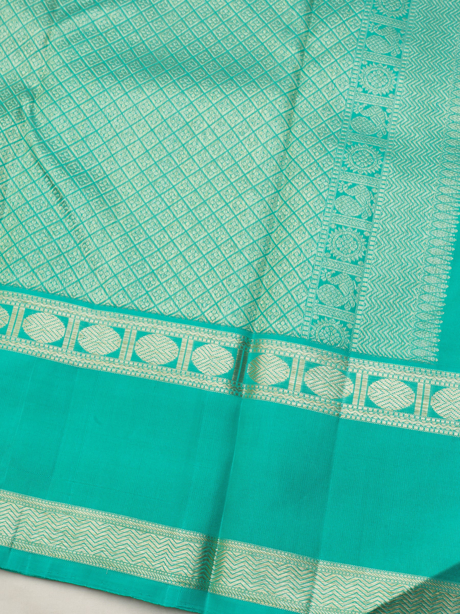 Green Lakshambutta / Arani Silk Saree CLSA9101