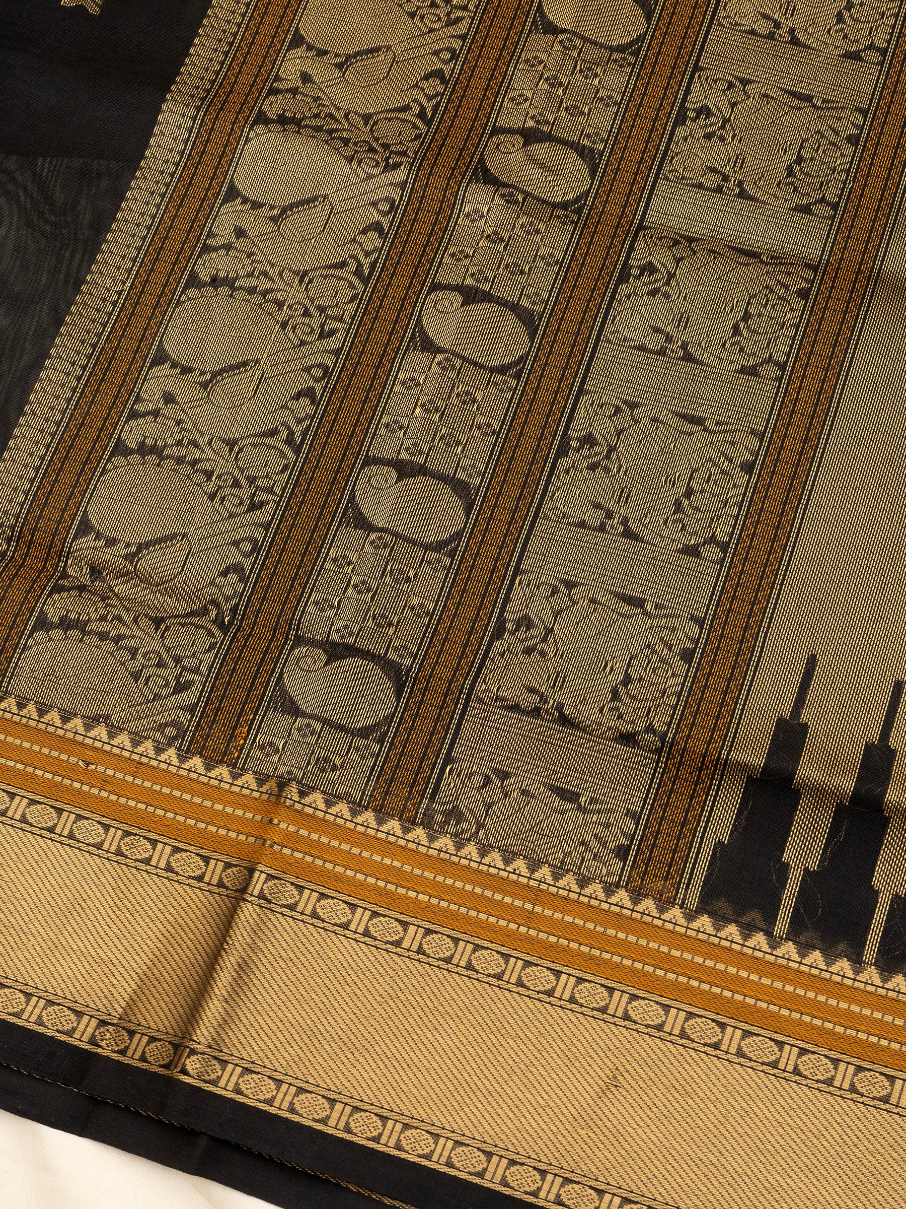 Black fish pet / Silk Cotton Saree CLSA7249