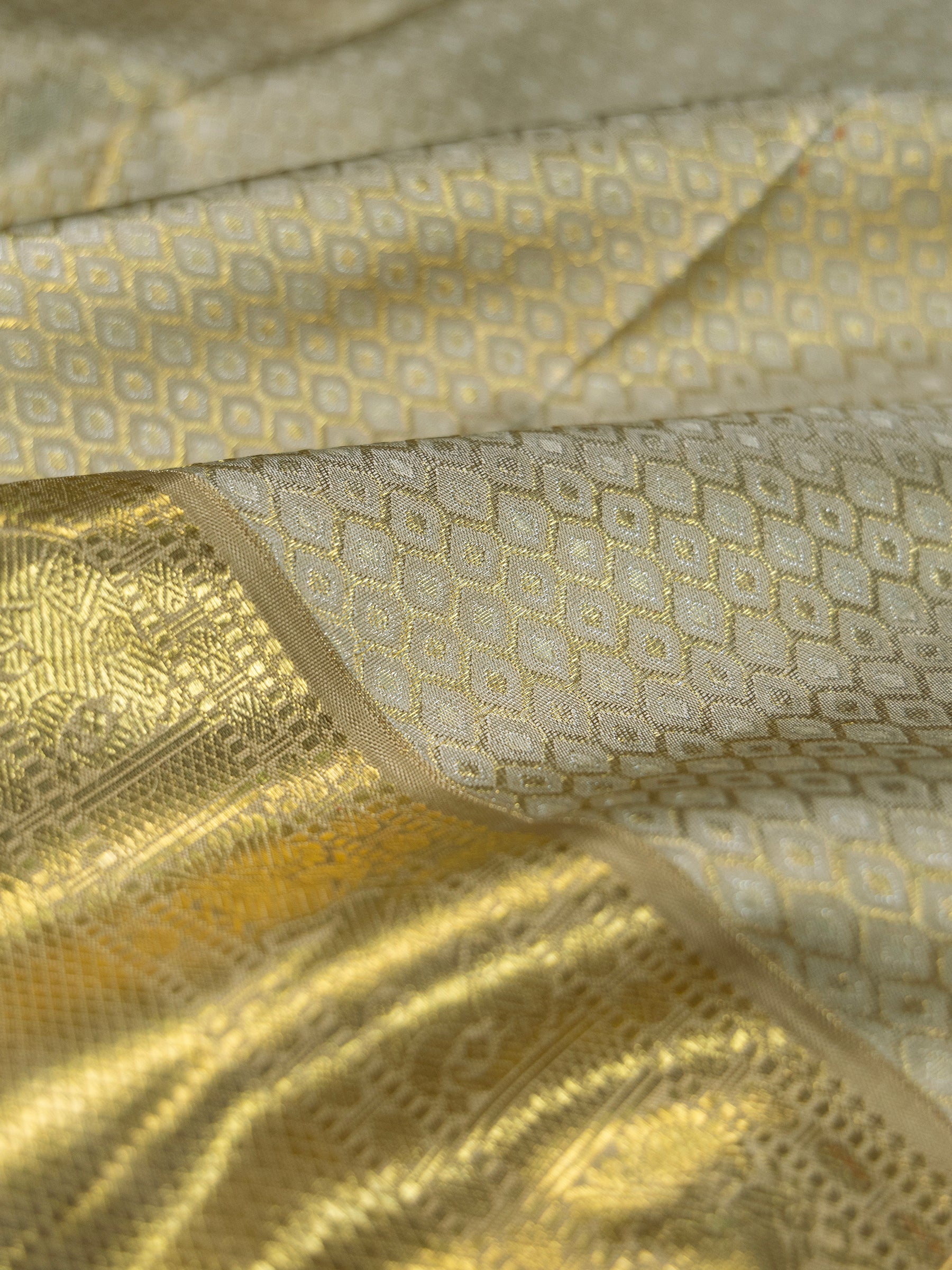 Honey comb brocade / Bridal Kanjipuram Silk Saree CLSA4204