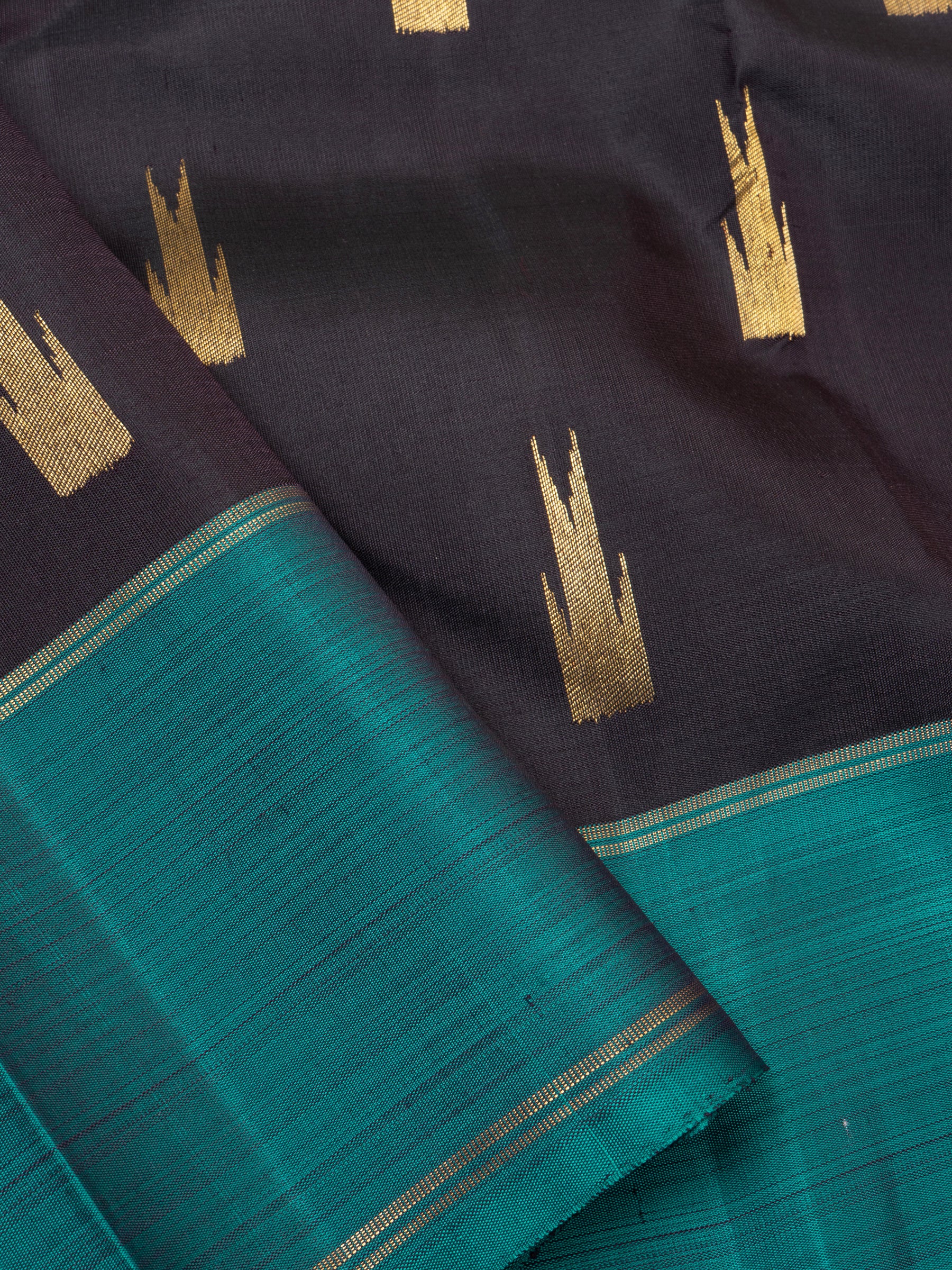 Black and rama green temple body butta / Kanjivaram Silk Saree CLSA5098