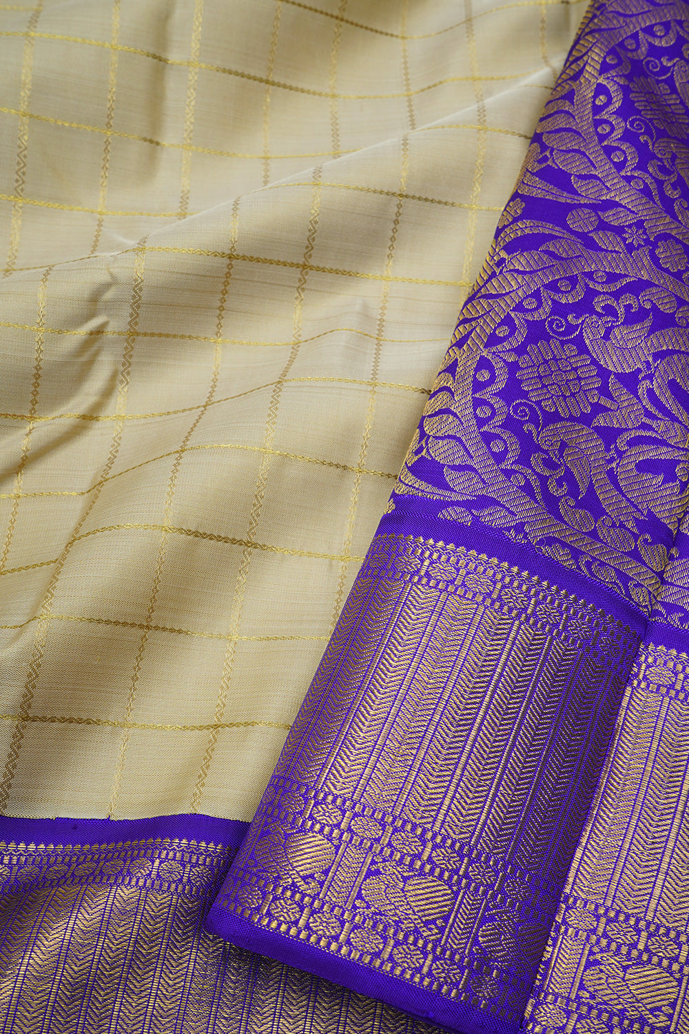 Creme zari kattam korvai / kanjipuram silk