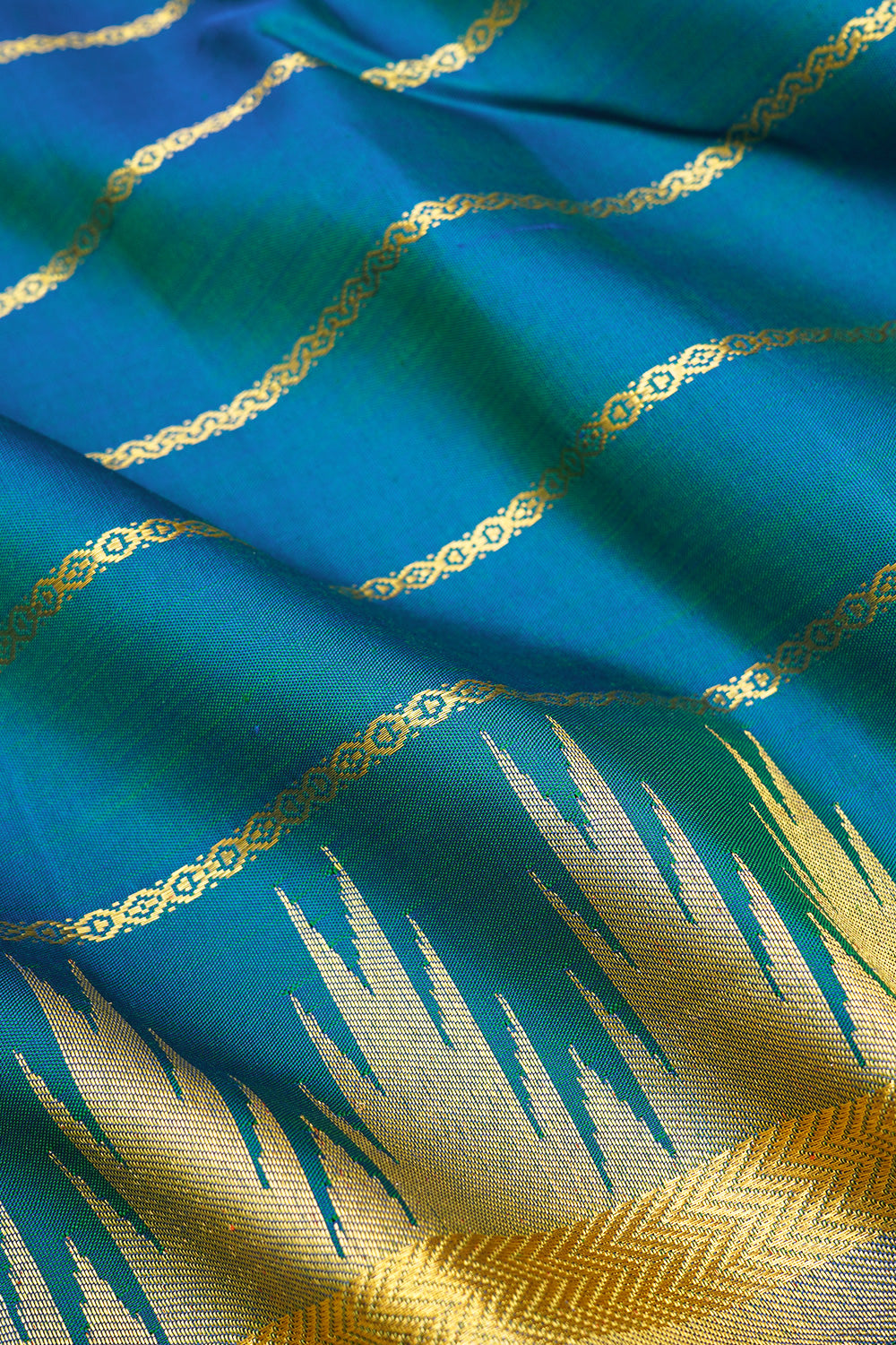 Mayilkazhuthu 8 kol temple and veldhari/ kanjipuram silk