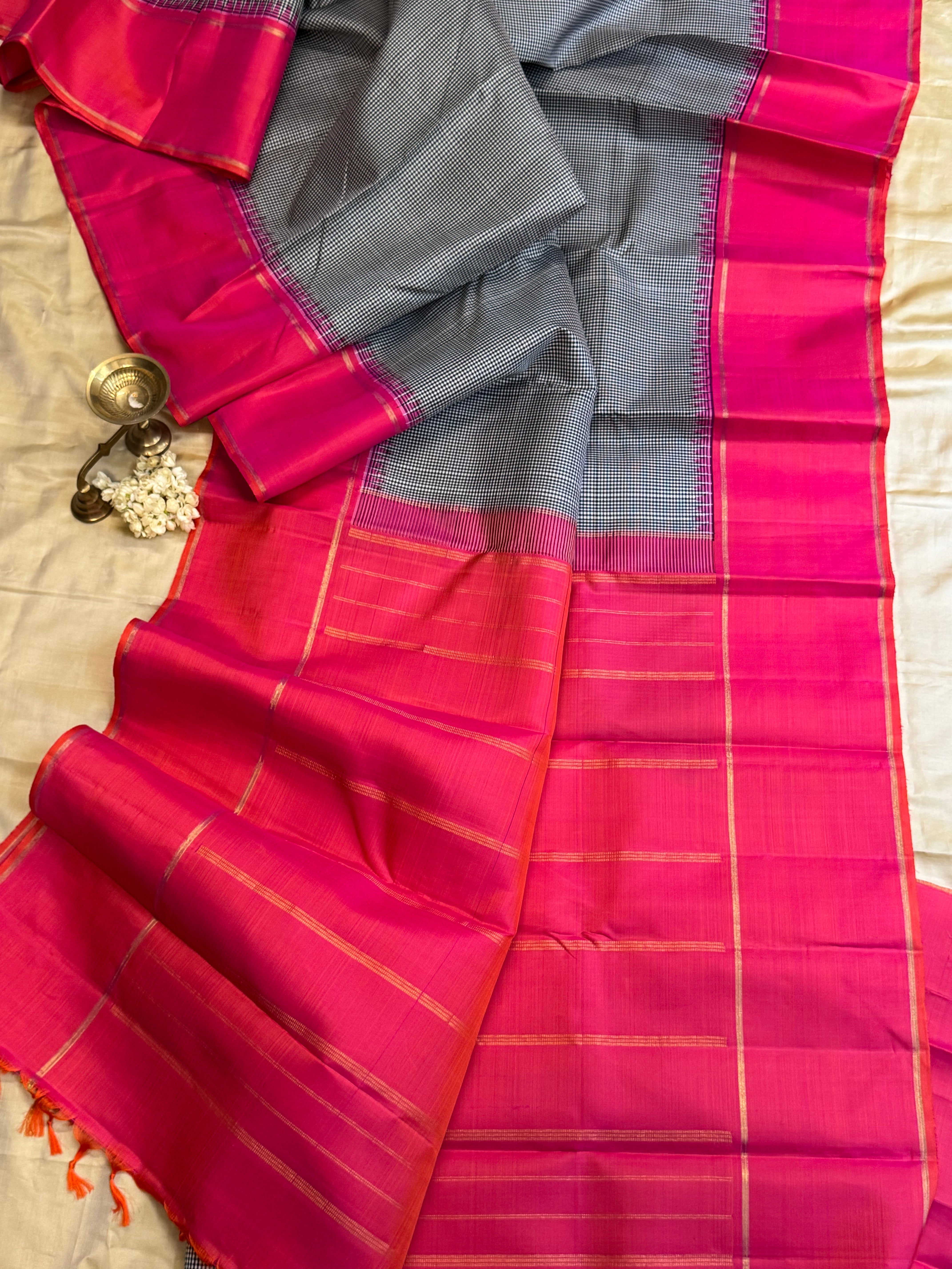 Kasa kasa kattam and pink border / Arani silk