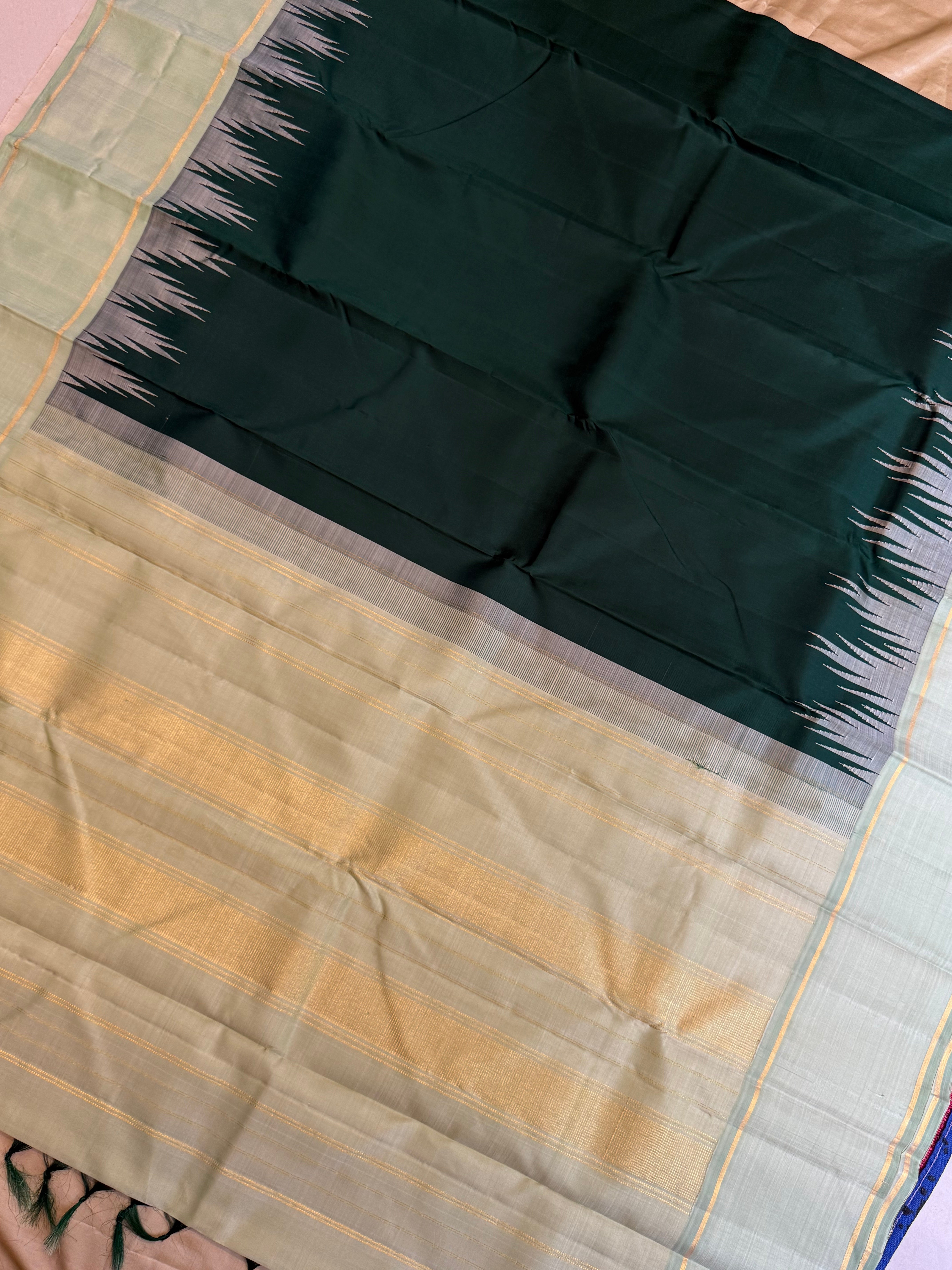Dark green temple border / Arani silk