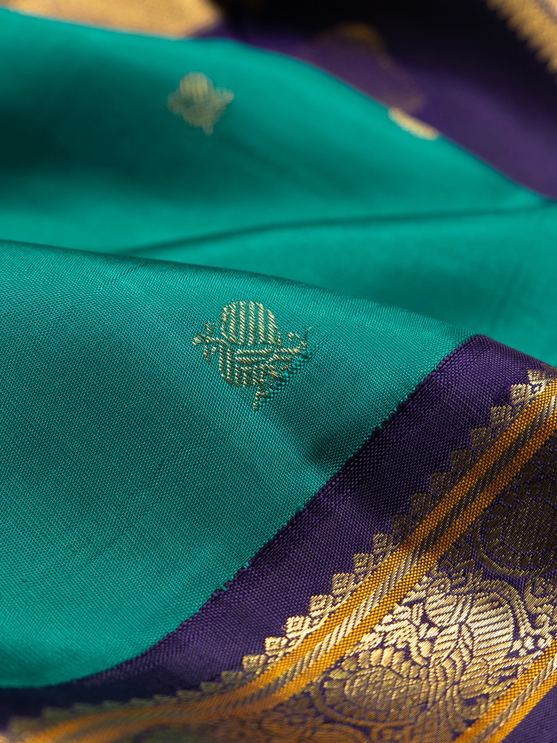 Rama green and navy blue kai korvai unique pallu /Kanjipuram Saree CLSA10049
