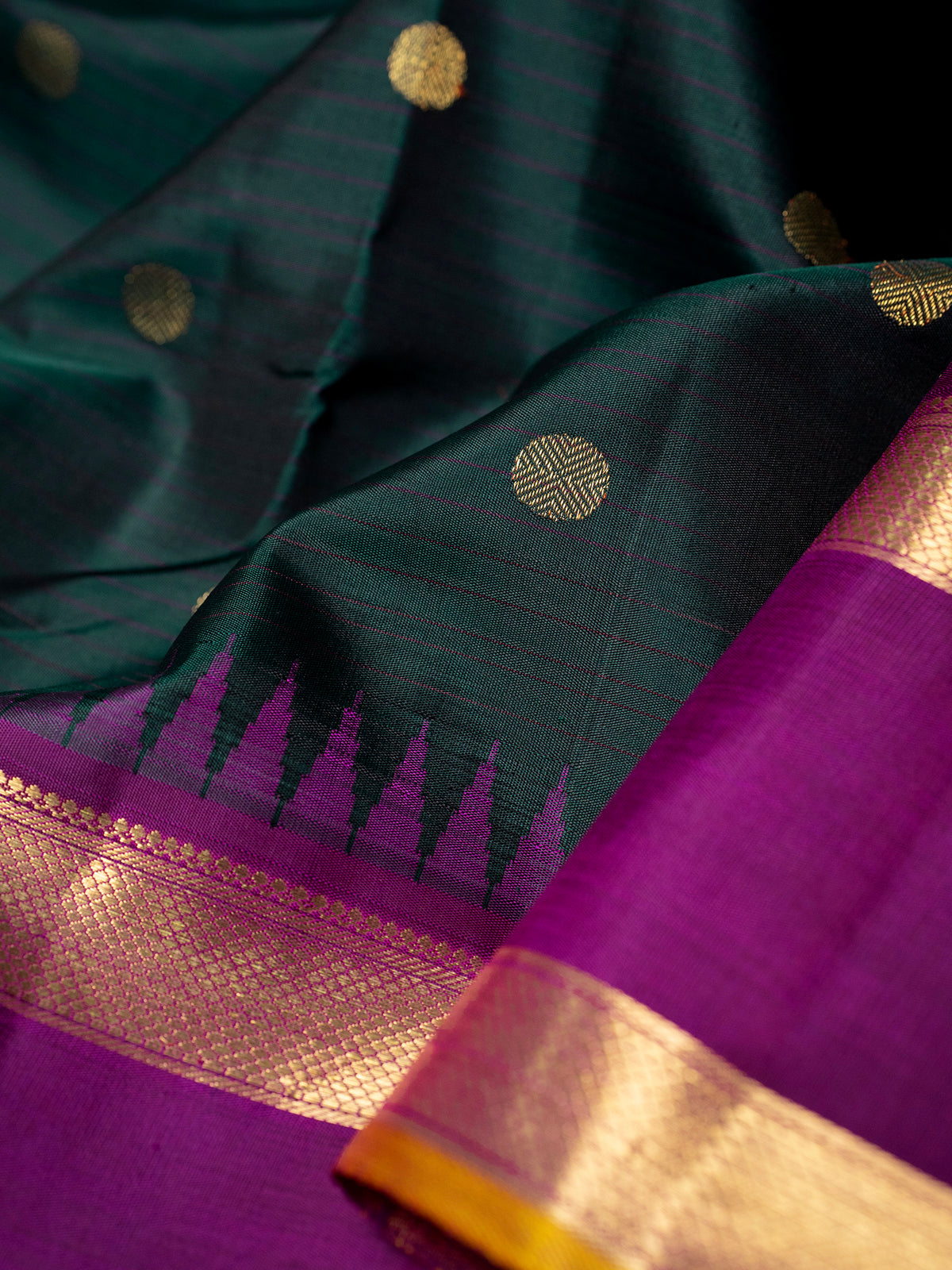 Bottle green and body thread line with Zari butta korvai pure zari/Kanjipuram Silk Saree CLSA10612