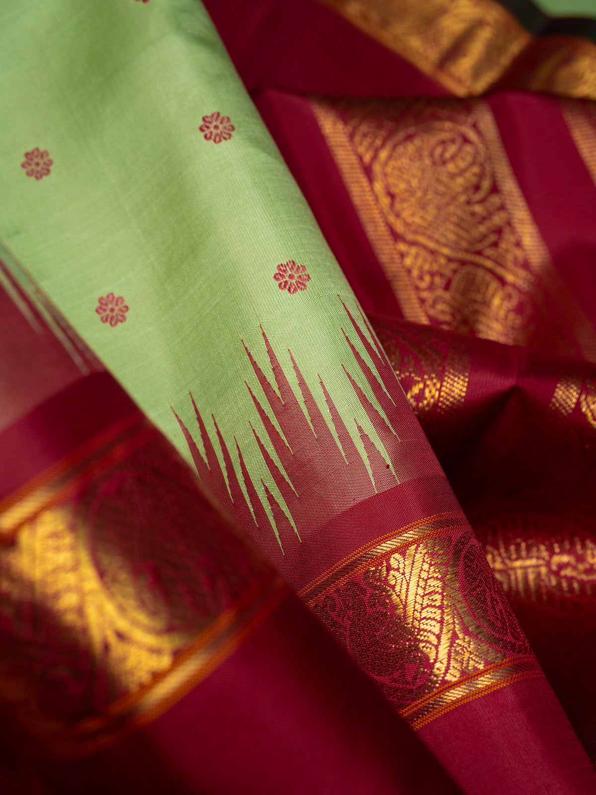 Vinatage Elaichi green Kai Korvai Pure Kanjipuram Silk Saree CLSA11910