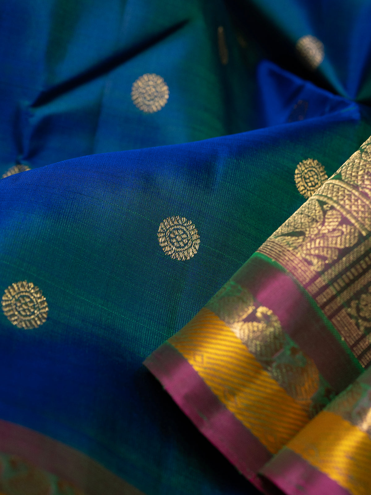 Mayilkazhuthu small pet pure Kanjipuram Silk Saree CLSA12305