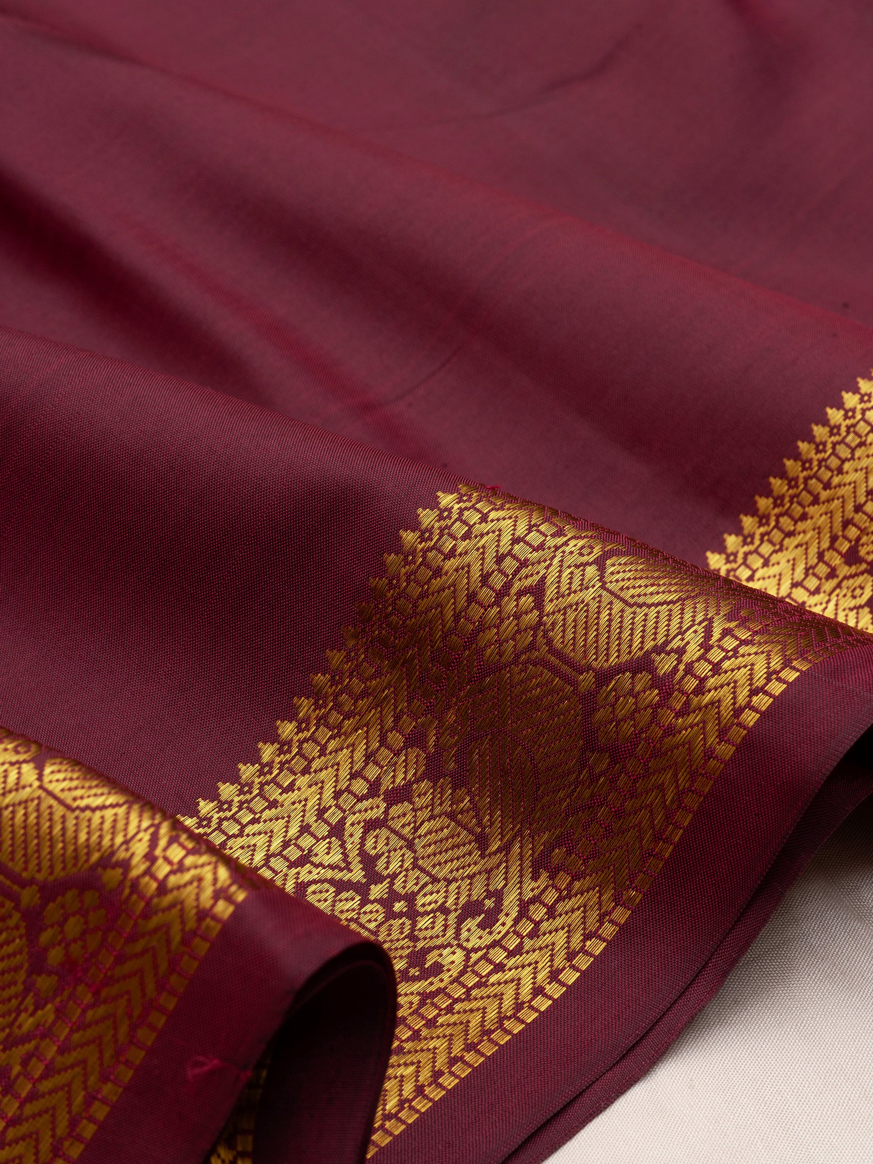Deep Araku small border/ Arani Silk Saree