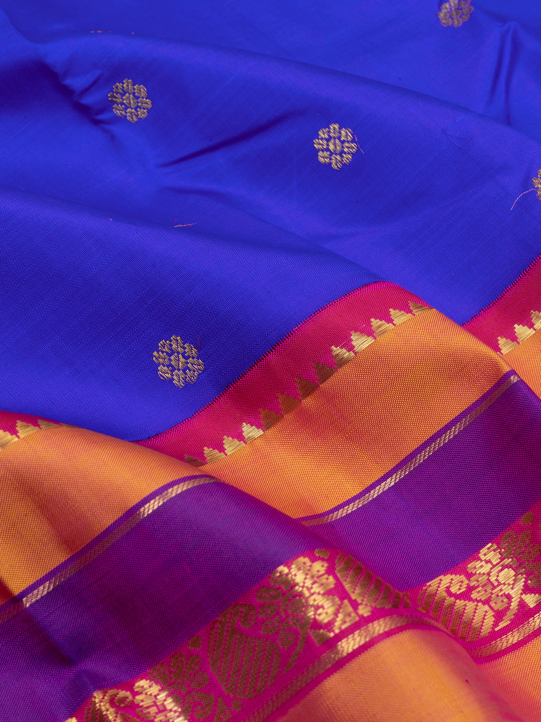 Blue varisapet border kai korvai / Kanjipuramsilk Saree CLSA222