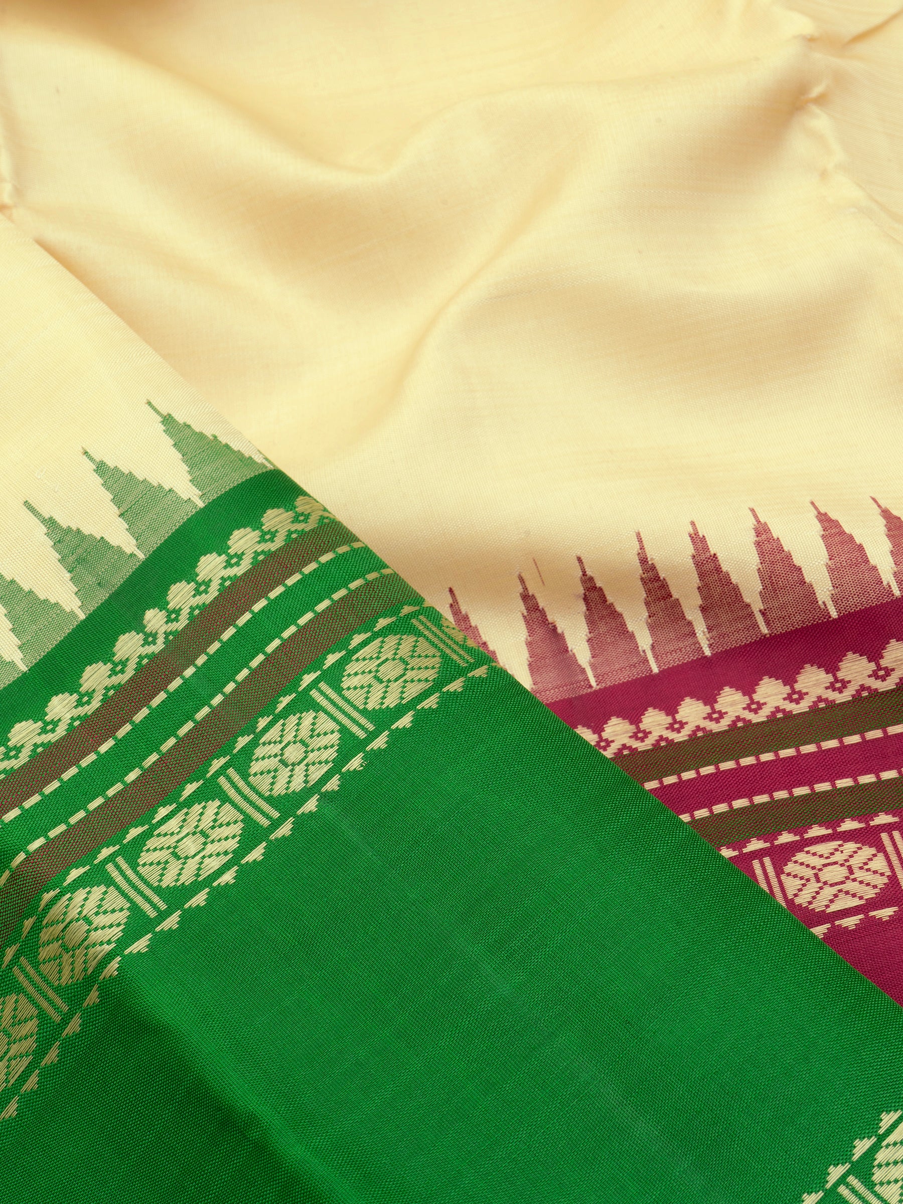 Offwhite ganga jamuna border/ Arani Silk Saree CLSA2574