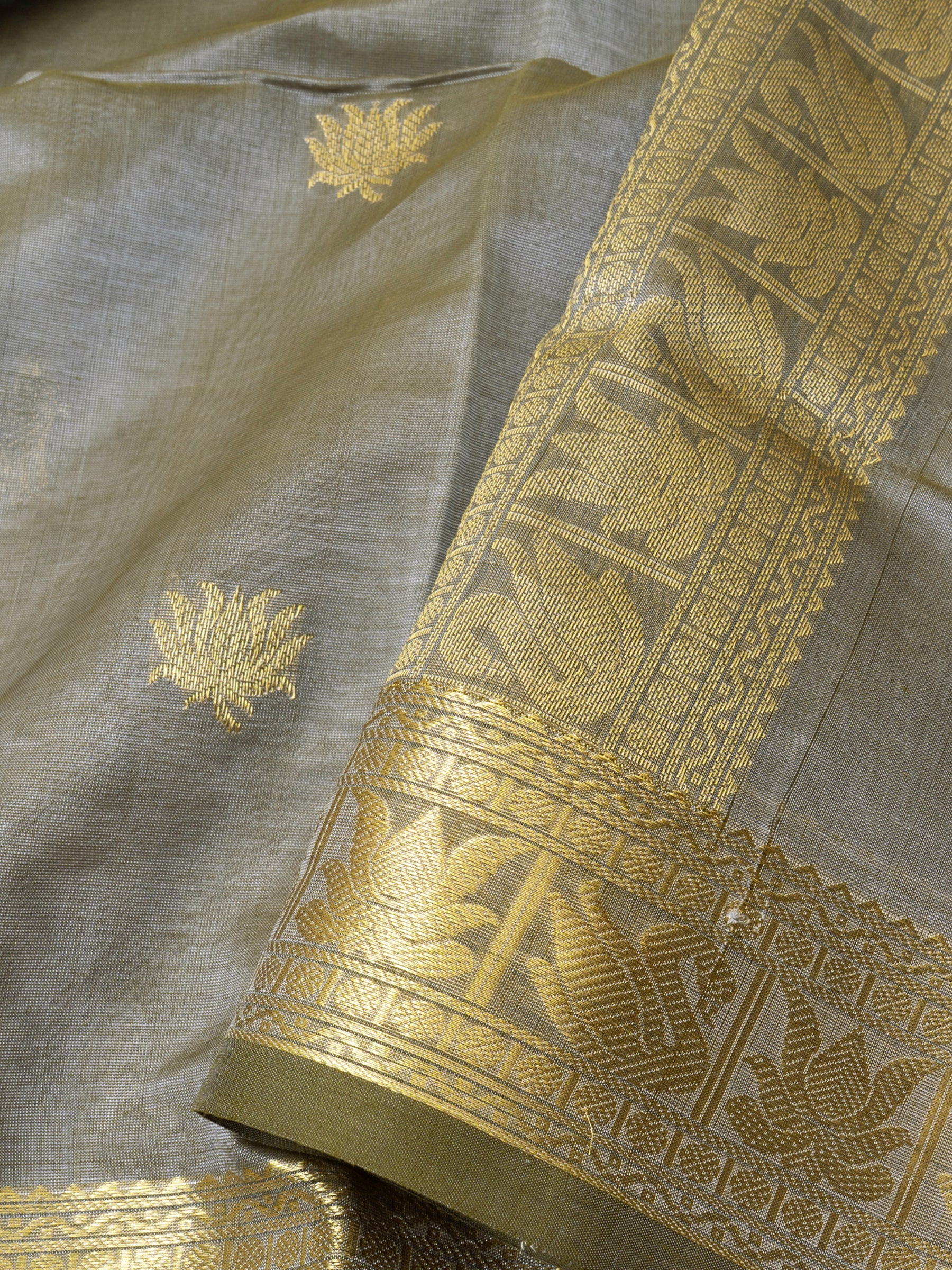 Greyish komatha and tamarai butta / Silk Cotton Saree CLSA3726