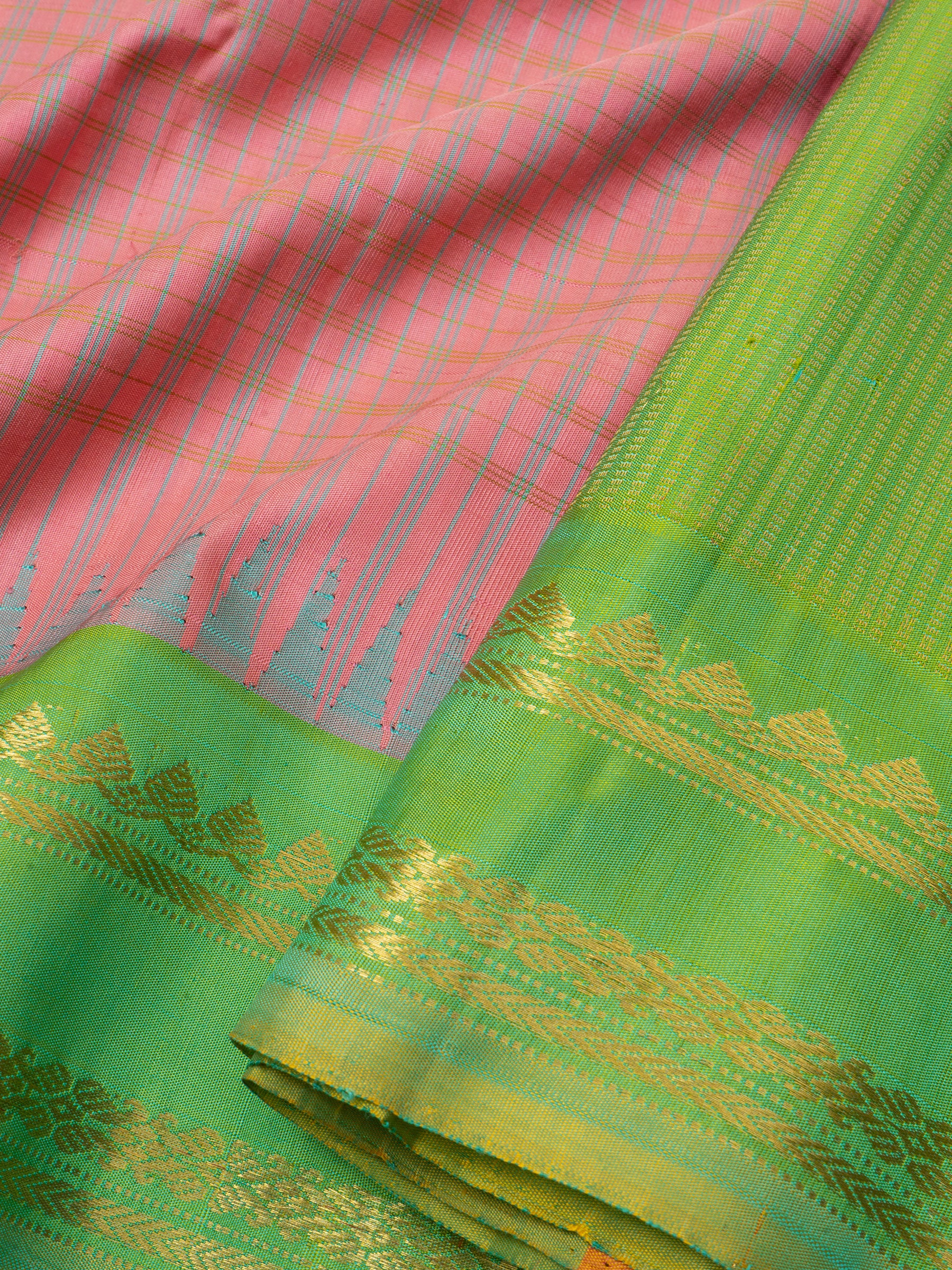 Peach checks and green / Gadwal Silk CLSA4121