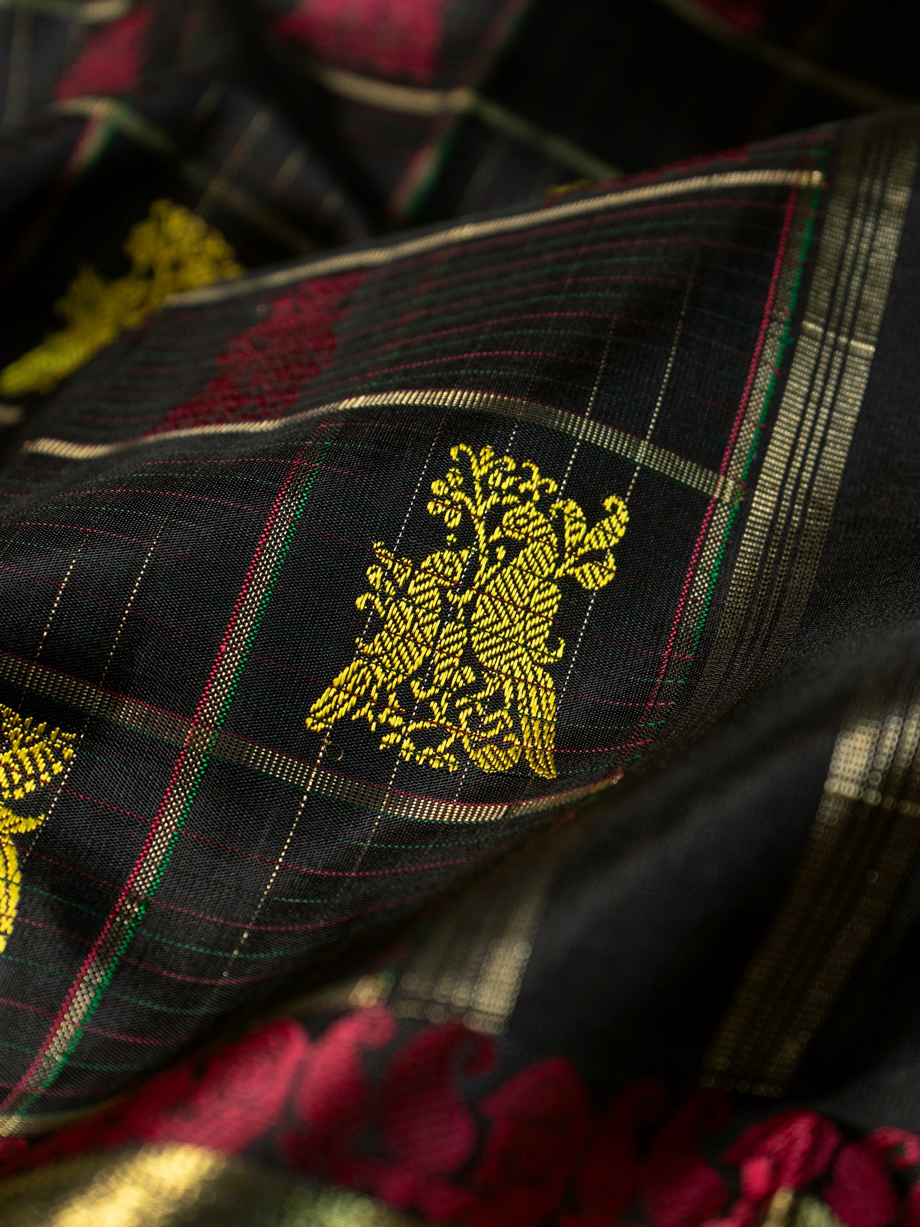 Black kattam thread butta ganga jamuna border style/ Kanjipuram Saree