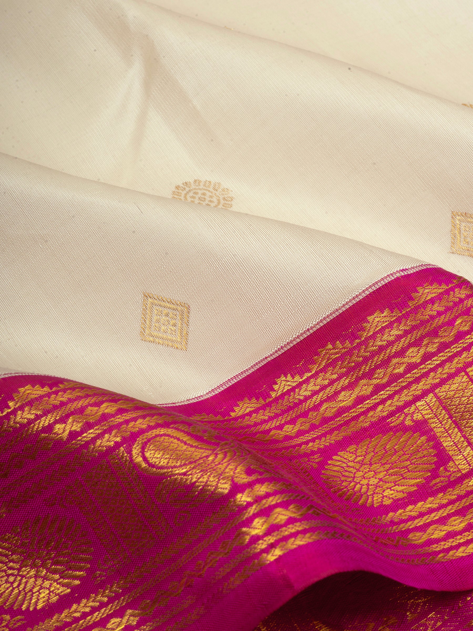 Off white with pink / Arani Silk Saree CLSA6690