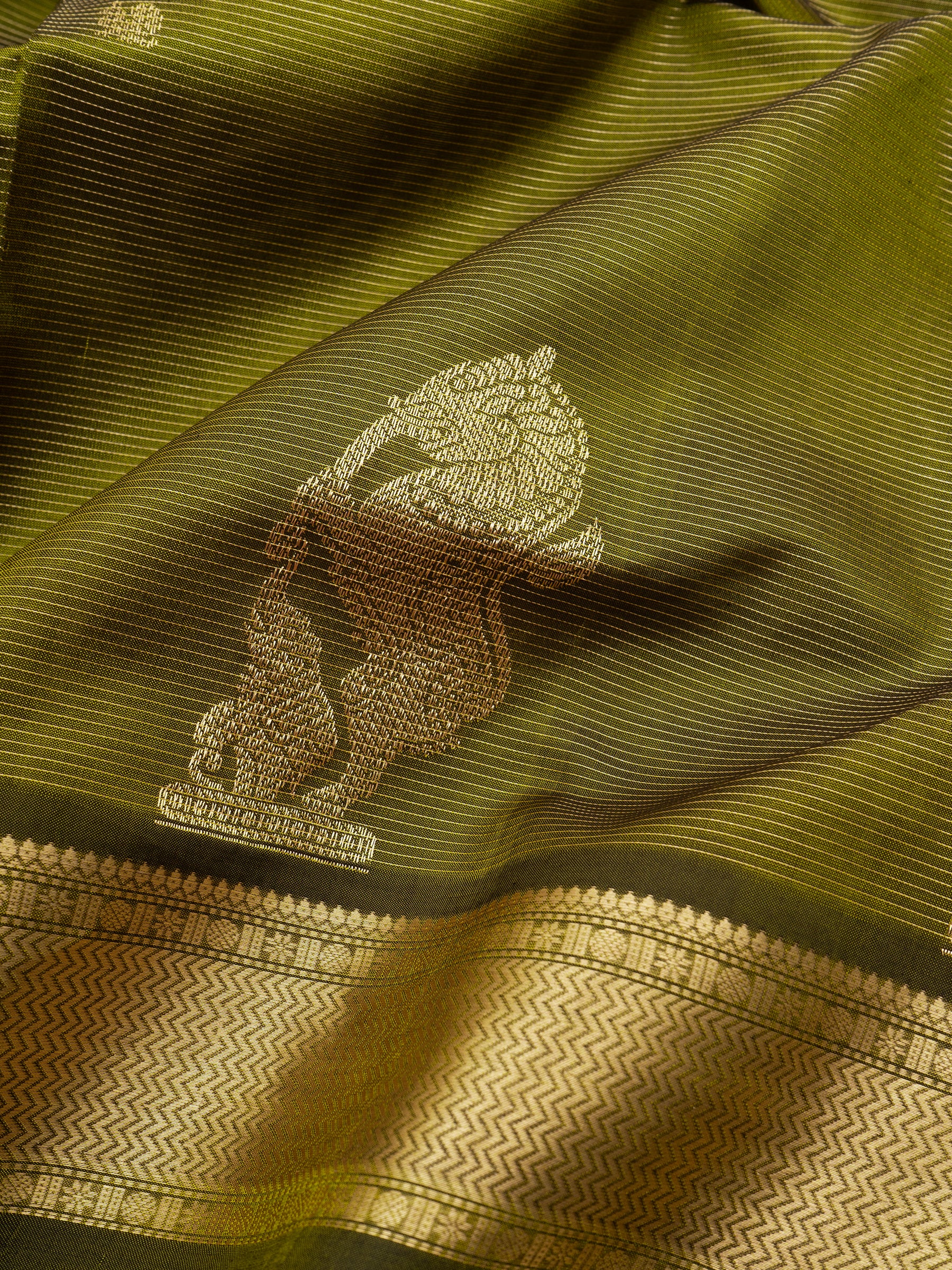Leaf green yazhli bettu butta/ Premium Silk Cotton Saree CLSA7130