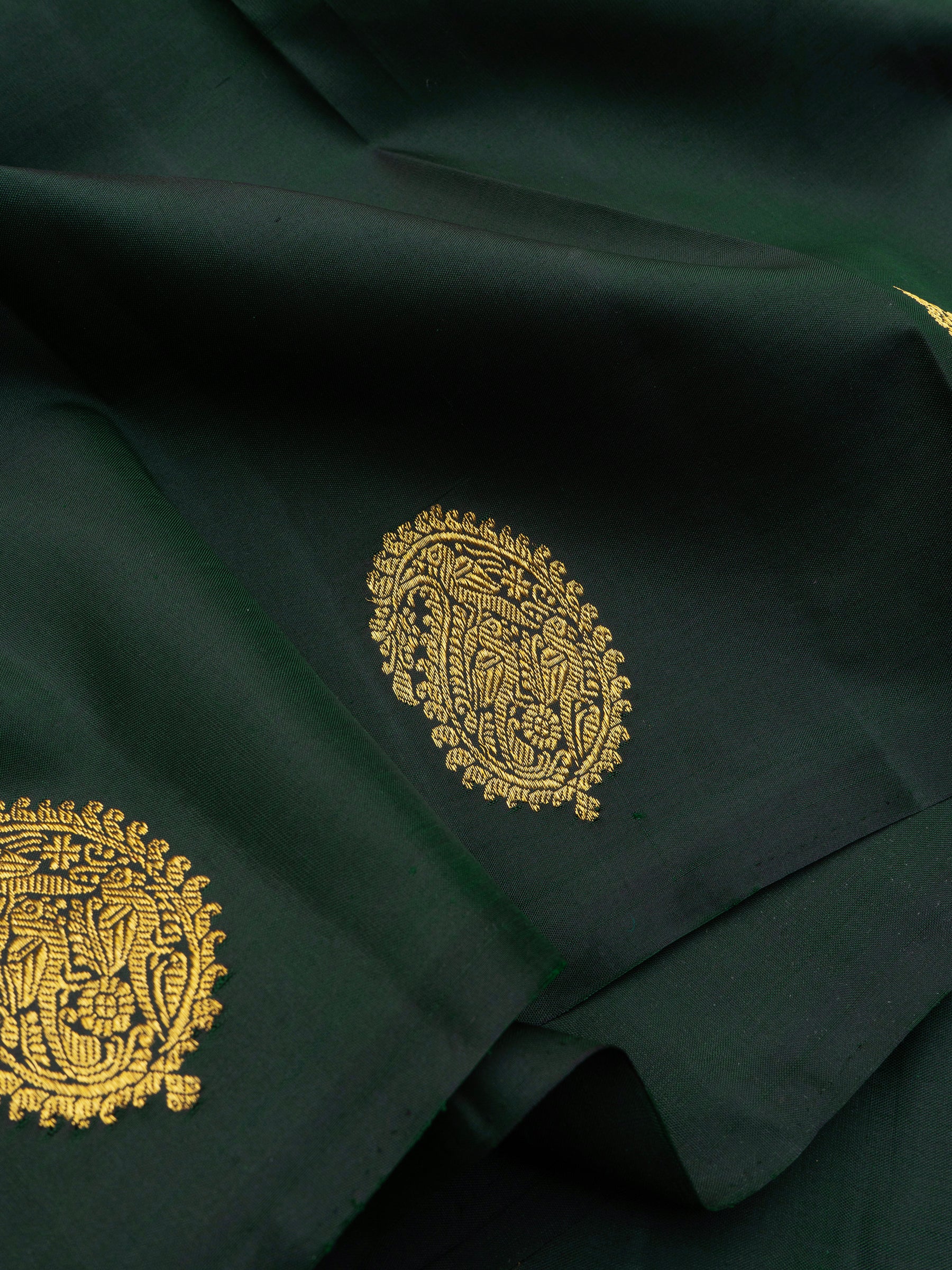 Dark green border paisley butta / Arani Silk Saree CLSA7485